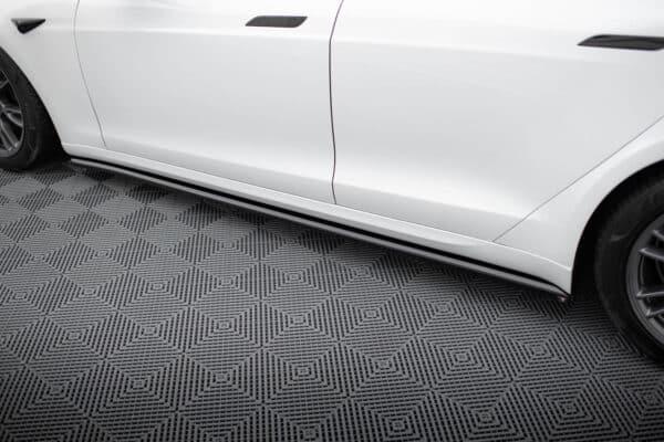 MAXTON DESIGN - Lišty pod bočné prahy V.2, TESLA MODEL S PLAID MK1 FACELIFT, Čierny lesk – Obrázok 3