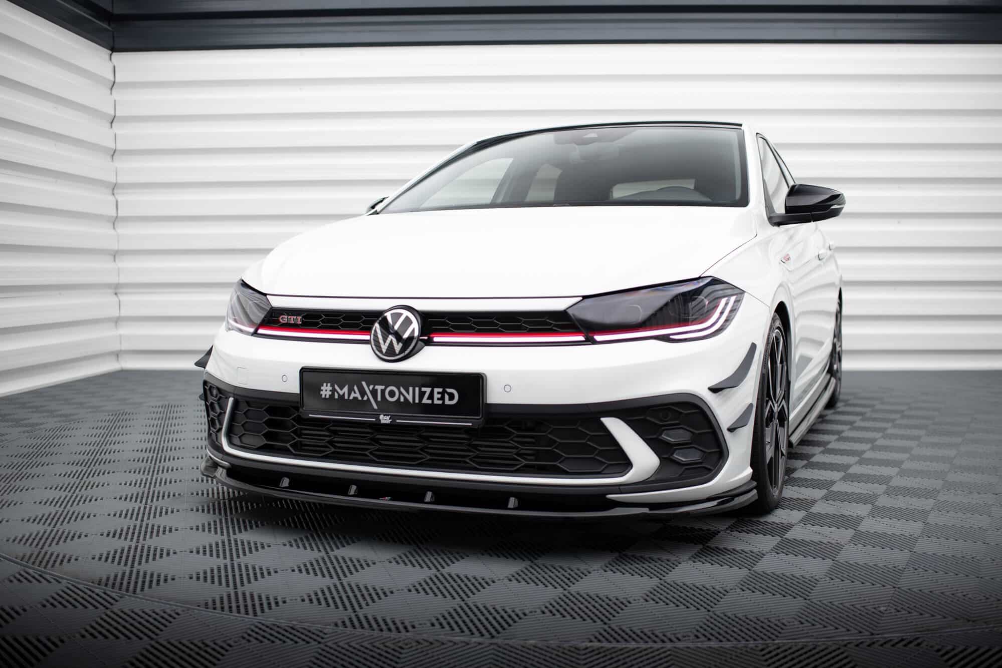MAXTON DESIGN - Spoiler pod predný nárazník V.1 , VOLKSWAGEN POLO GTI MK6 FACELIFT , Čierny lesk – Obrázok 4