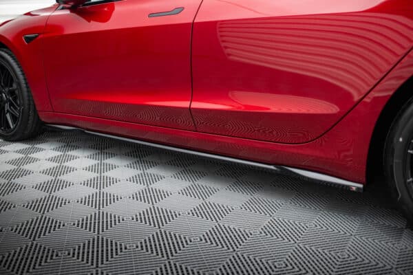 MAXTON DESIGN - Lišty pod bočné prahy V.2, TESLA MODEL 3 PROJECT HIGHLAND(FACELIFT), Čierny lesk – Obrázok 2