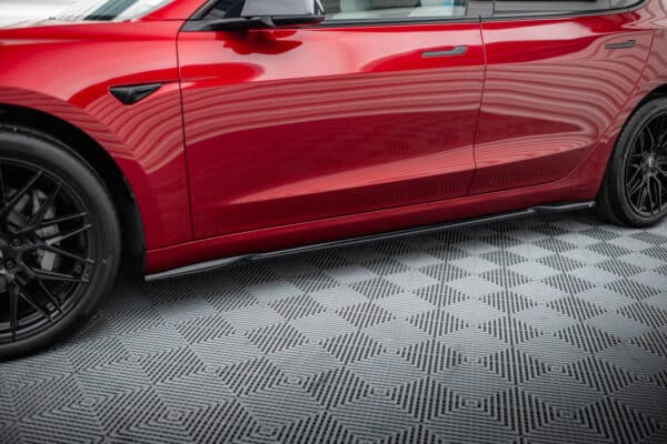 MAXTON DESIGN - Lišty pod bočné prahy V.2, TESLA MODEL 3 PROJECT HIGHLAND(FACELIFT), Čierny lesk – Obrázok 4
