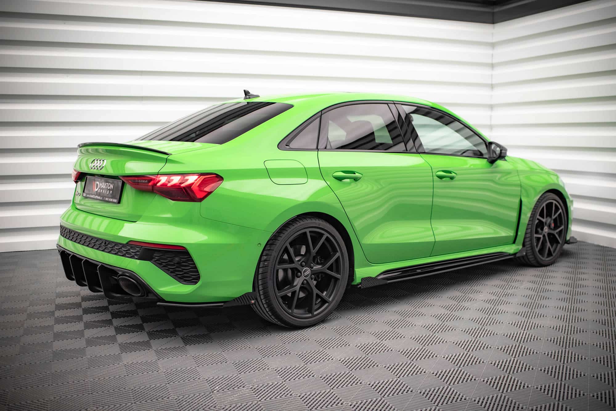 MAXTON DESIGN - Street Pro Bočné splitre zadného nárazníka Audi RS3 Sedan 8Y, Čierna Lesklá – Obrázok 4