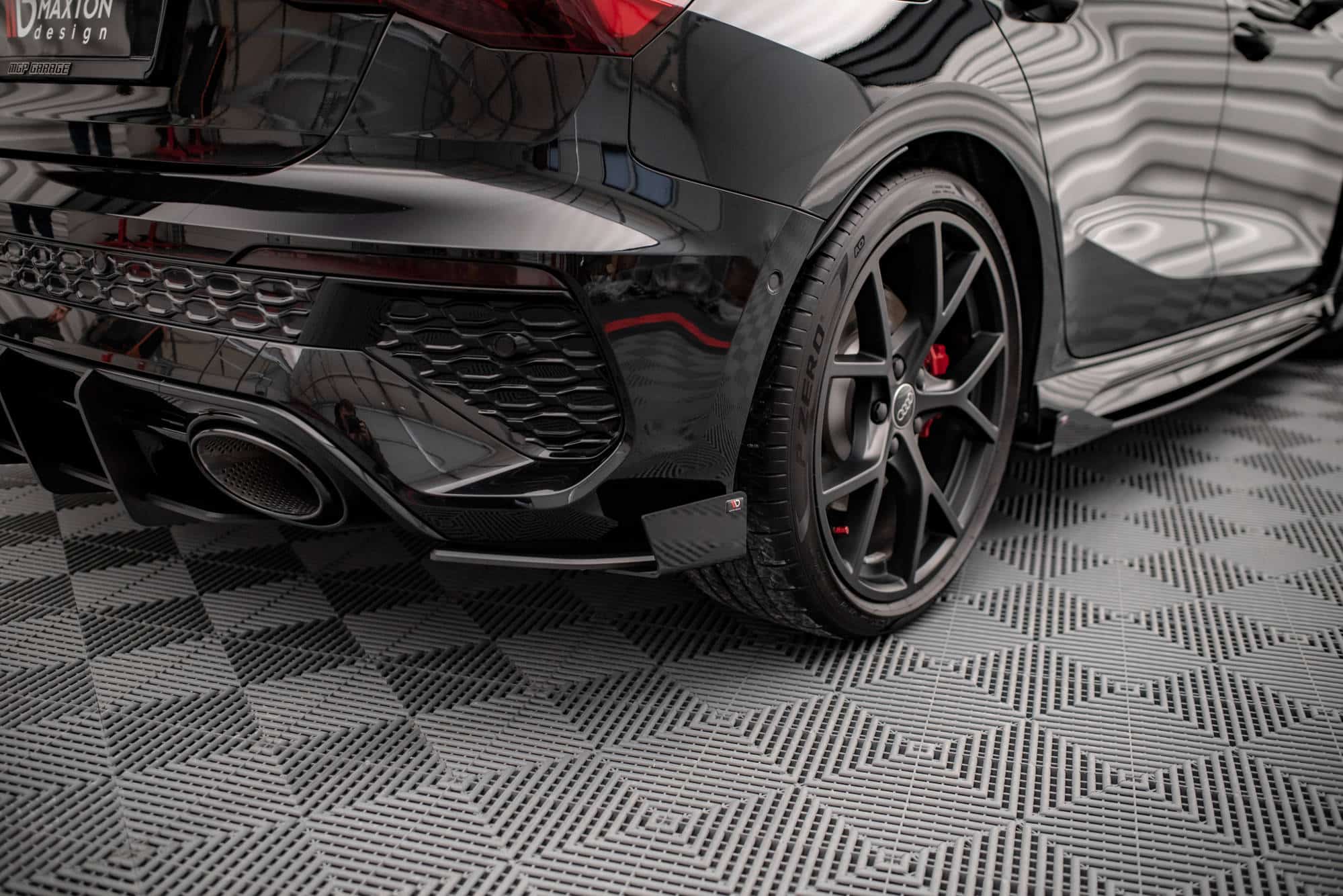 MAXTON DESIGN - Street Pro Bočné splitre zadného nárazníka Audi RS3 Sportback 8Y, Čierna Lesklá – Obrázok 2