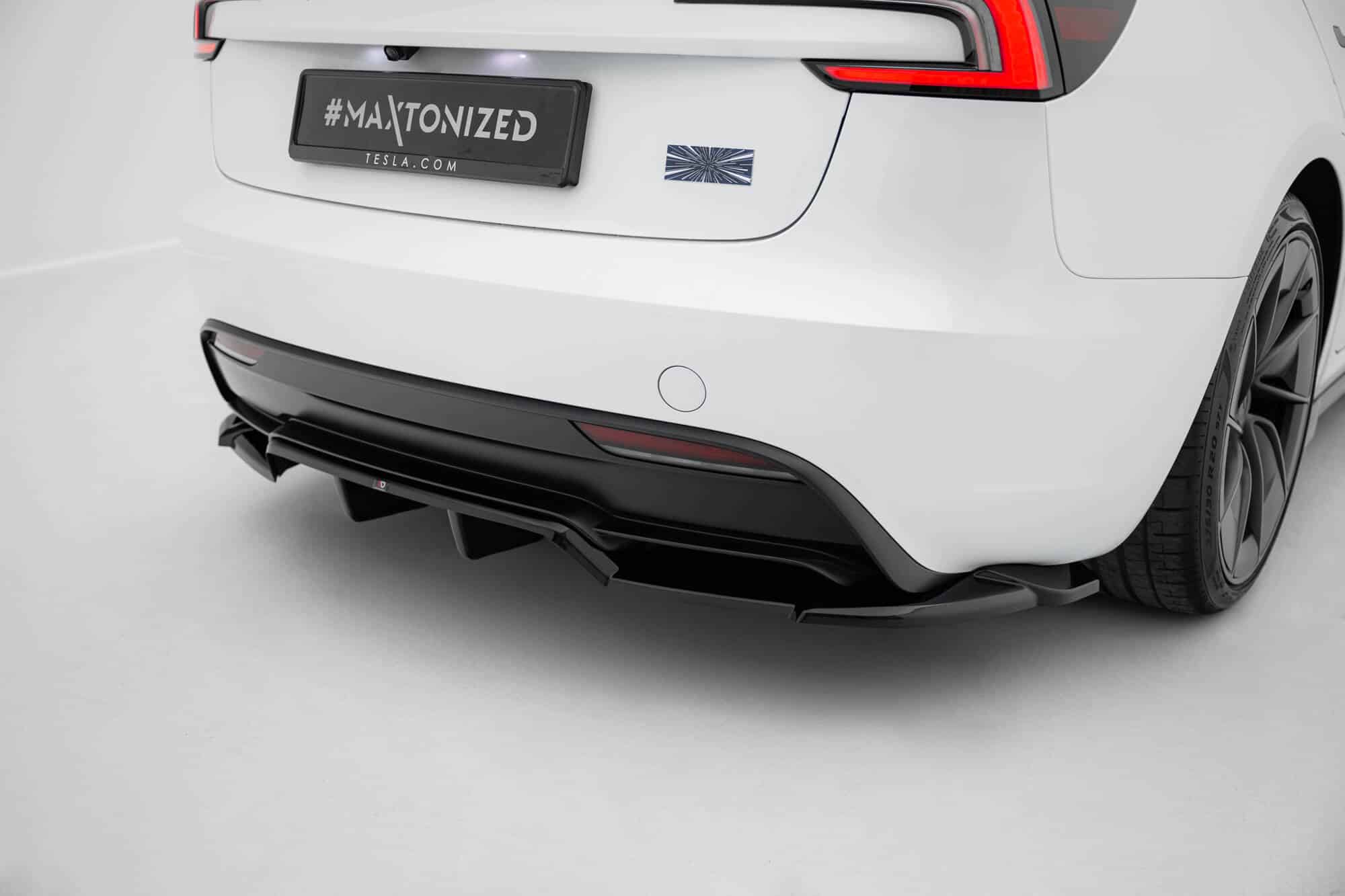 MAXTON DESIGN - Spoiler pod zadný nárazník V.2 Tesla Model 3 Performance Mk1 Facelift, Čierny lesk – Obrázok 4