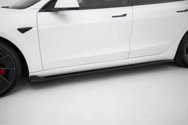 MAXTON DESIGN - Lišty pod bočné prahy V.3 Tesla Model 3 Performance Mk1 Facelift, Čierny lesk – Obrázok 4