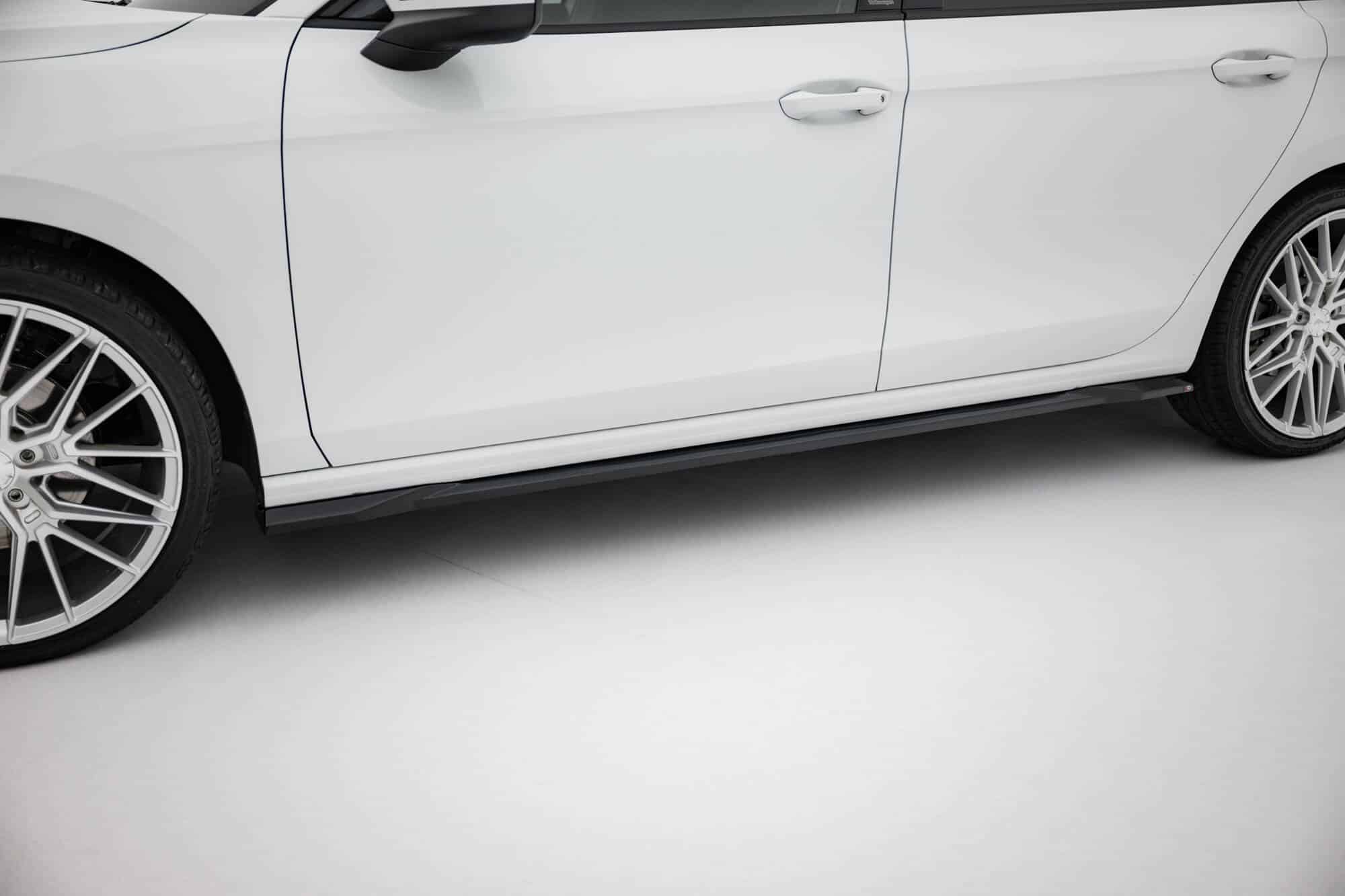 MAXTON DESIGN - Lišty pod bočné prahy Volkswagen Passat B9, Čierny lesk – Obrázok 3