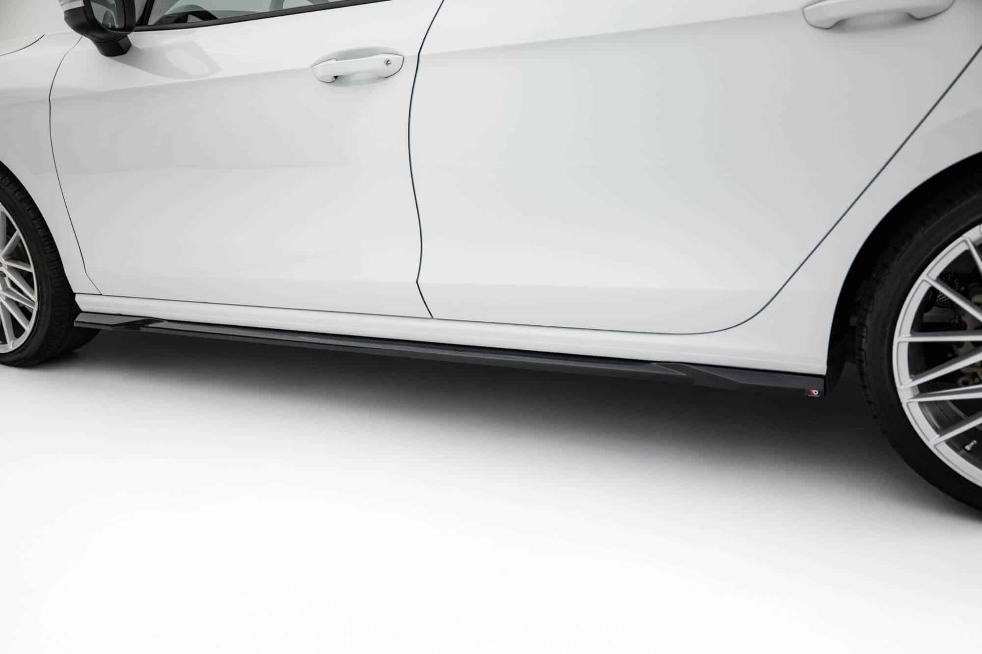 MAXTON DESIGN - Lišty pod bočné prahy Volkswagen Passat B9, Čierny lesk – Obrázok 4