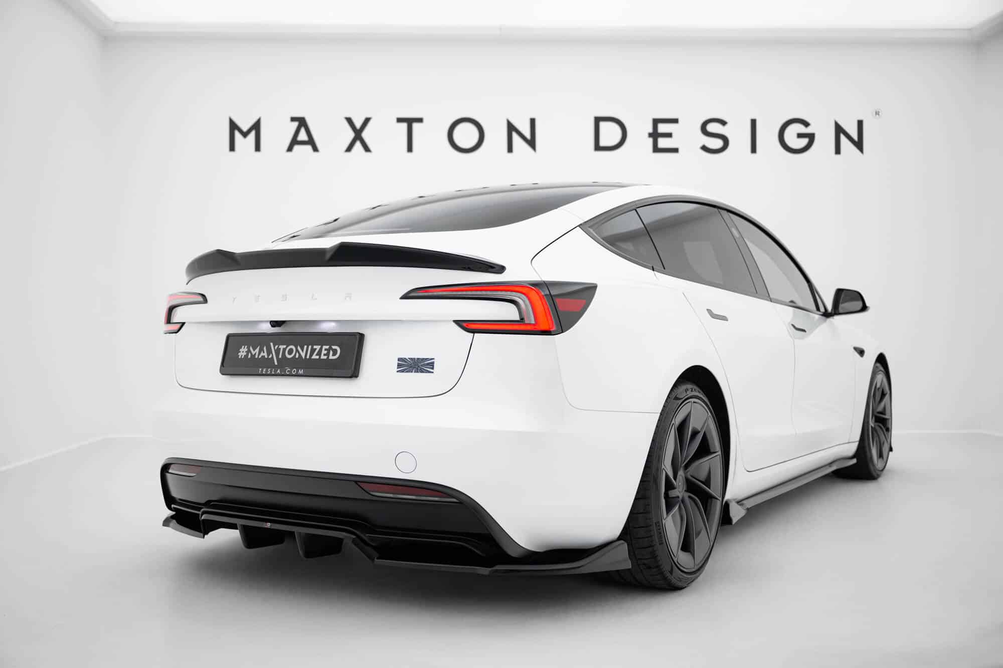 MAXTON DESIGN - Spoiler kufra 3D Tesla Model 3 Performance Mk1 Facelift, Čierny lesk – Obrázok 3