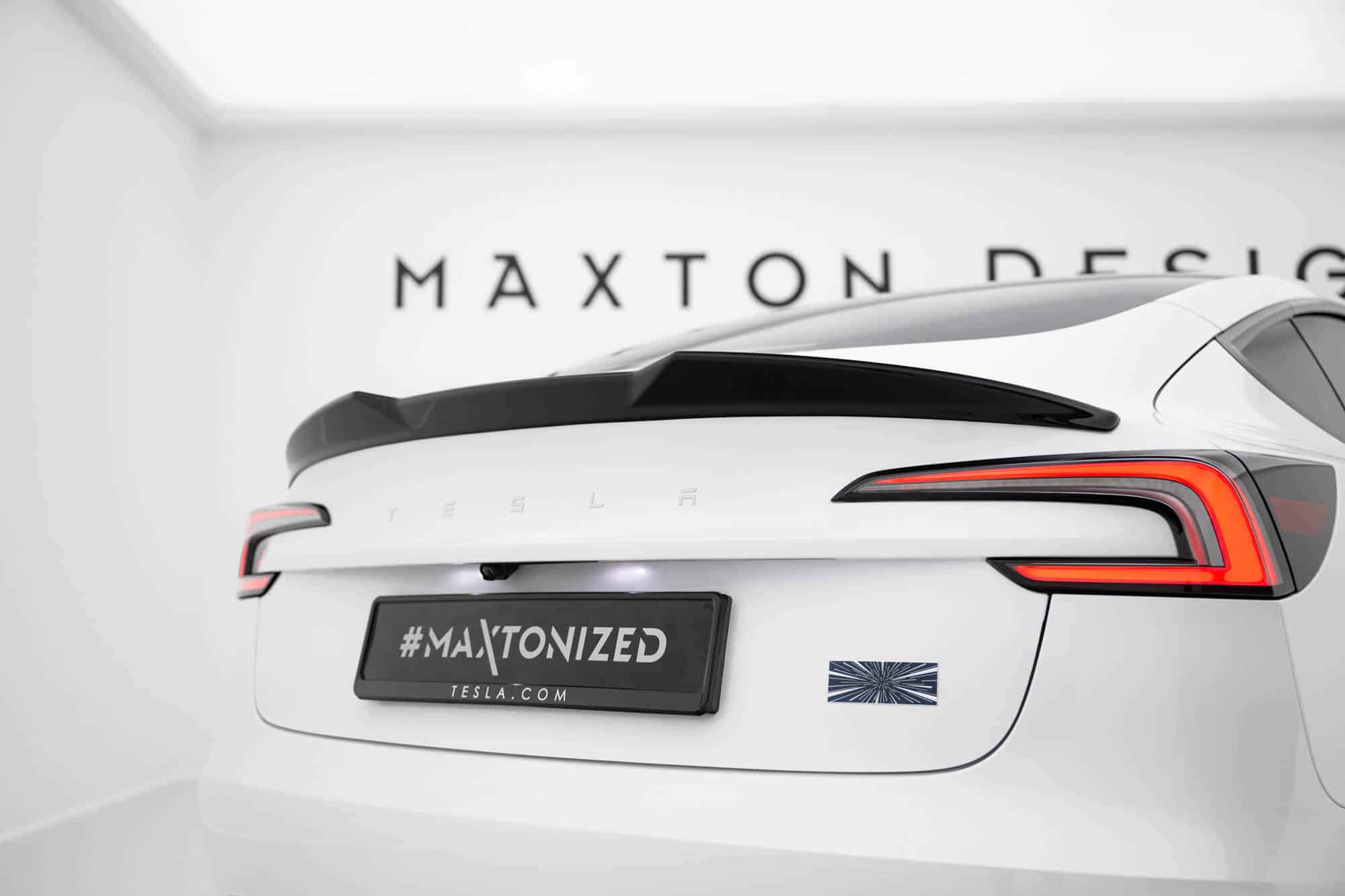 MAXTON DESIGN - Spoiler kufra 3D Tesla Model 3 Performance Mk1 Facelift, Čierny lesk – Obrázok 4