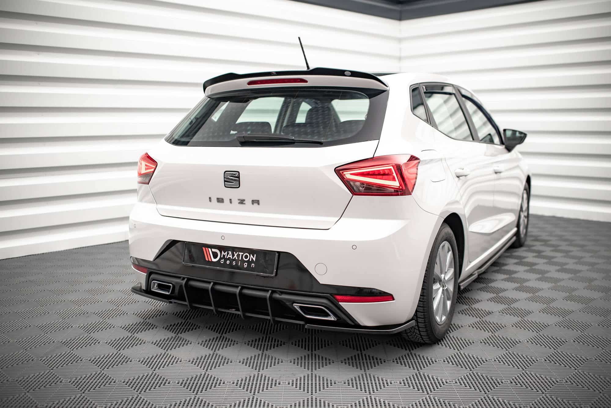 MAXTON DESIGN - Street Pro Zadný difúzor Seat Ibiza FR/ Standard Mk5, Čierna Matná – Obrázok 2