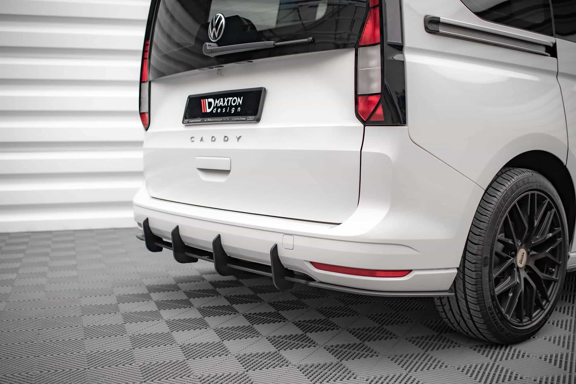 MAXTON DESIGN - Street Pro Zadný difúzor Volkswagen Caddy Mk5, Čierna Matná – Obrázok 3