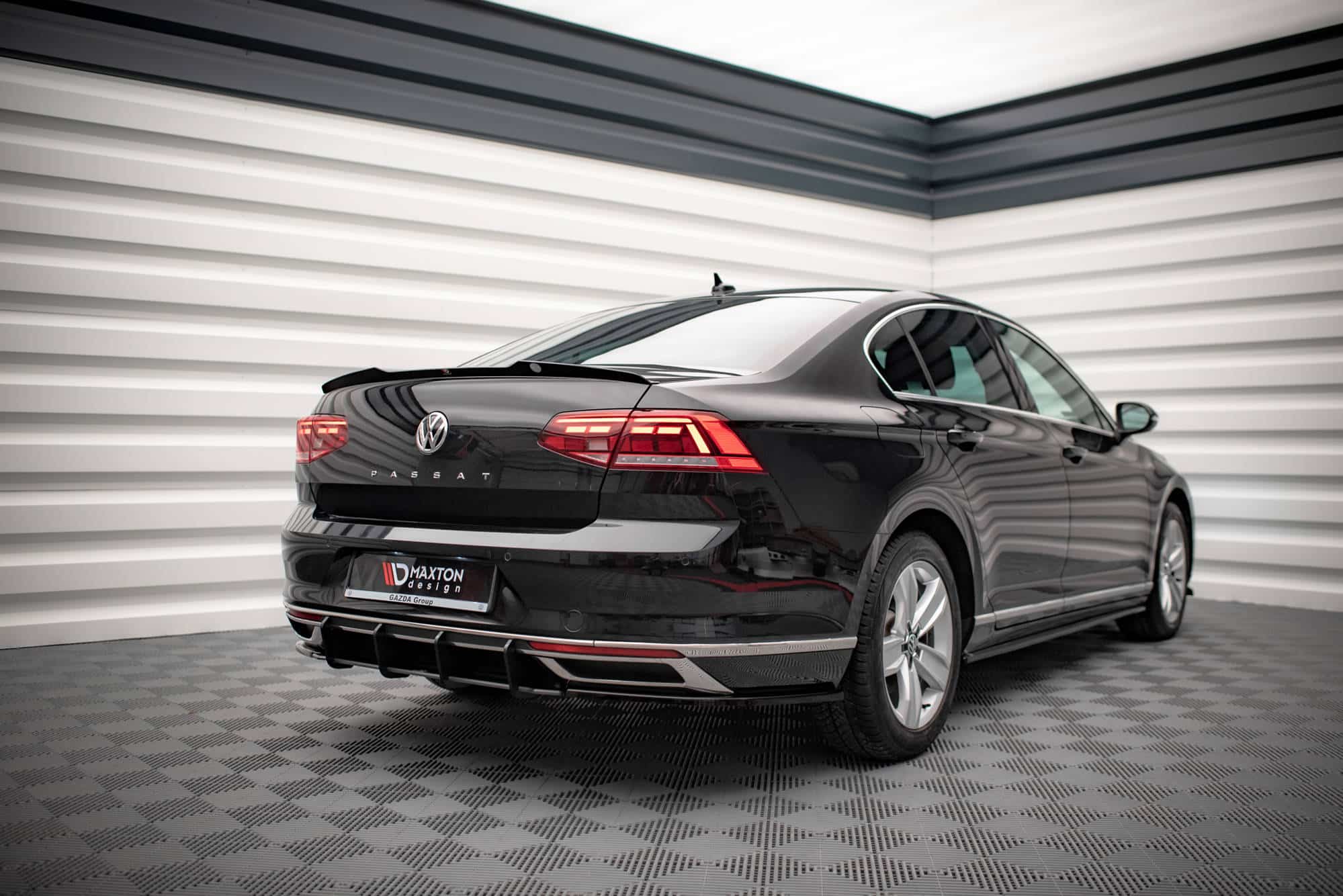 MAXTON DESIGN - Street Pro Zadný difúzor Volkwagen Passat B8 Facelift, Čierna Matná – Obrázok 2