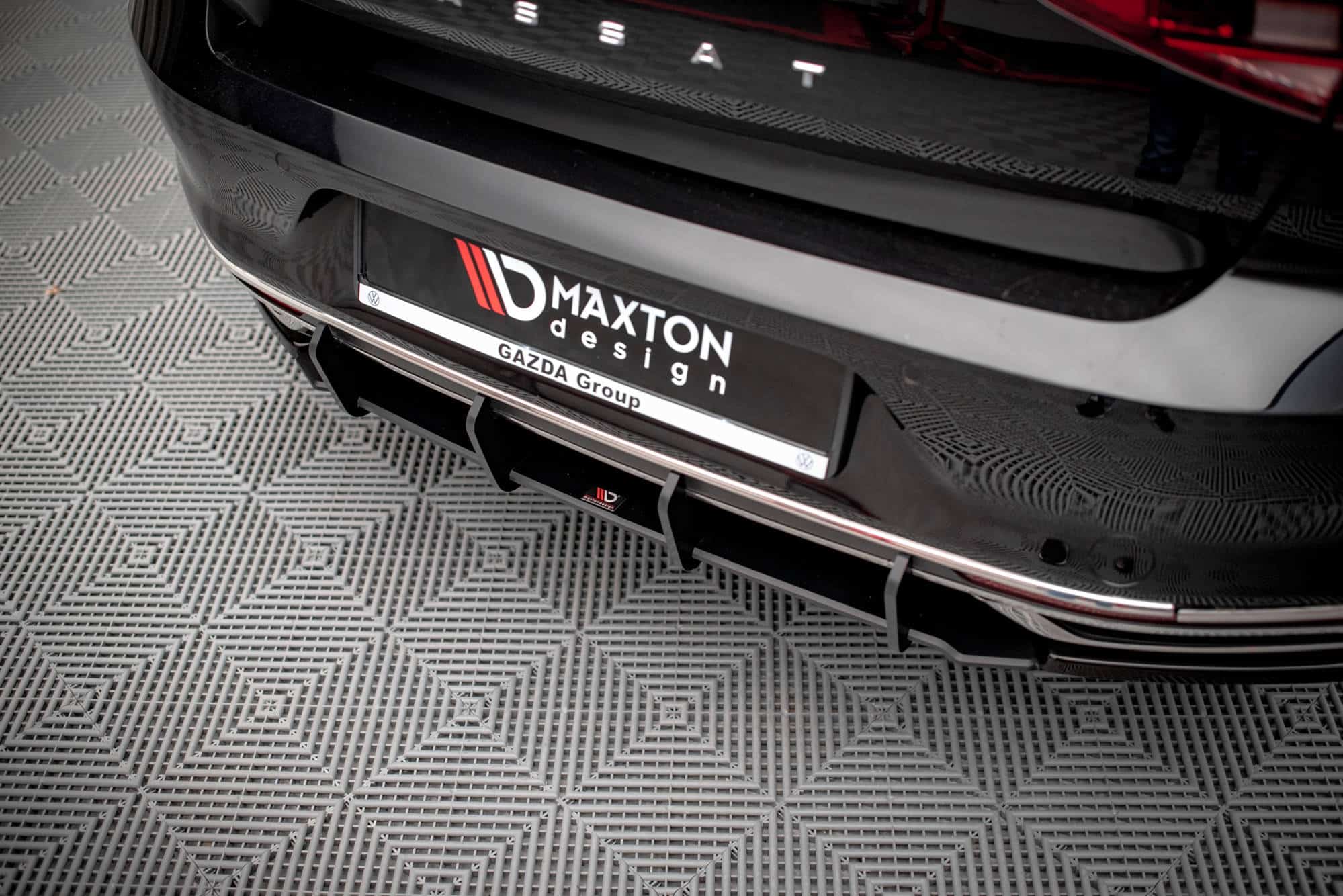 MAXTON DESIGN - Street Pro Zadný difúzor Volkwagen Passat B8 Facelift, Čierna Matná – Obrázok 3