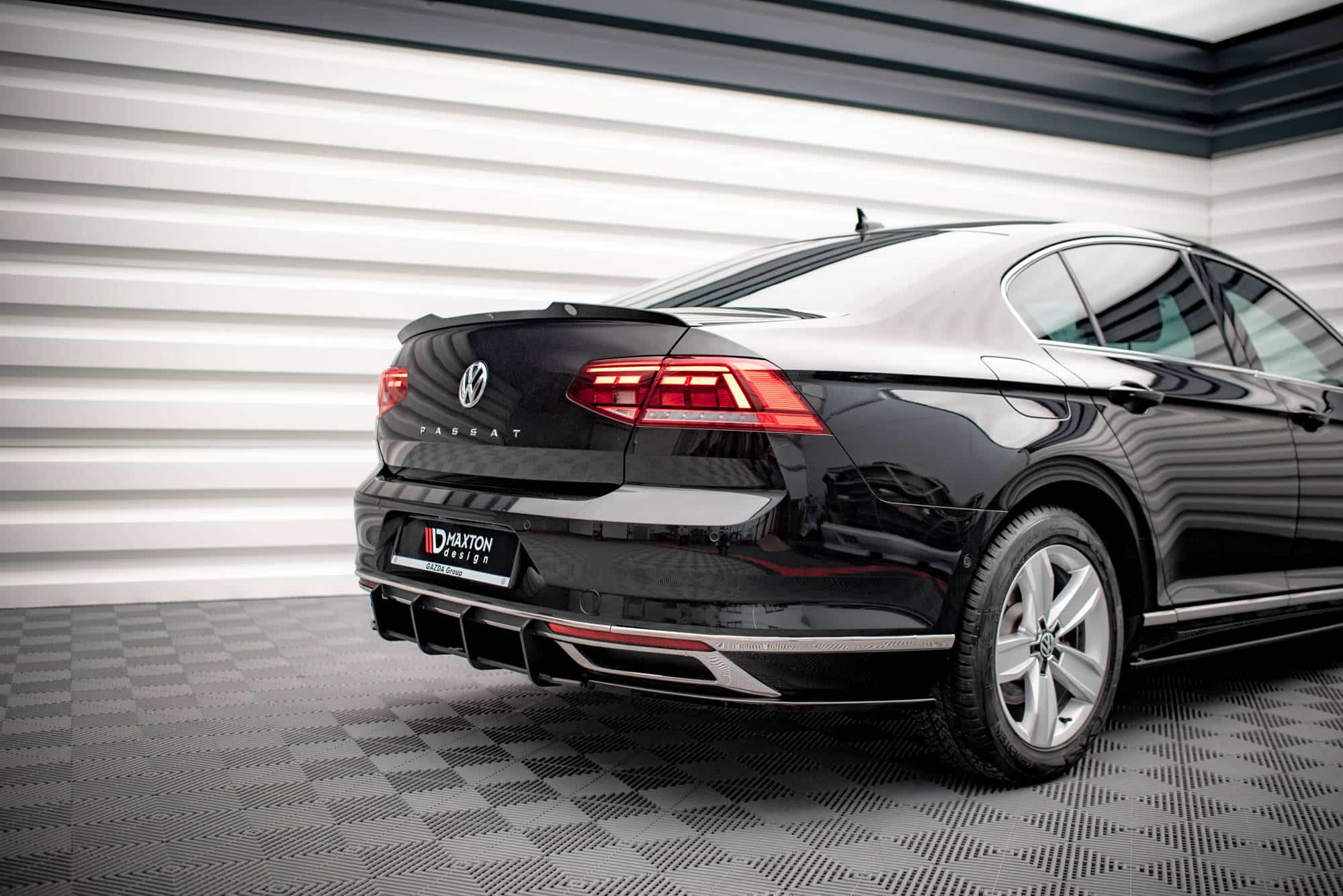 MAXTON DESIGN - Street Pro Zadný difúzor Volkwagen Passat B8 Facelift, Čierna Matná – Obrázok 4