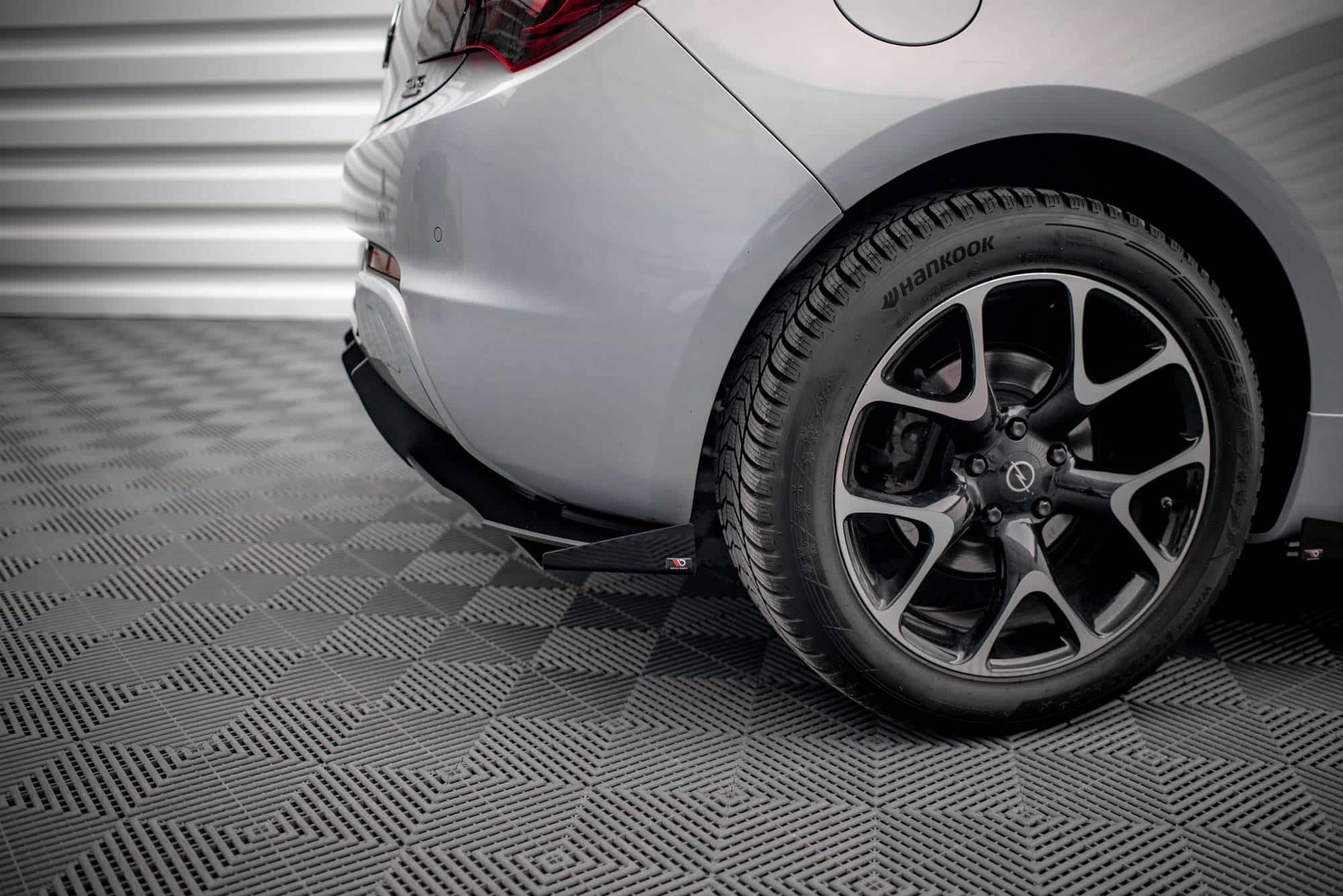 MAXTON DESIGN - Street Pro Zadný difúzor + Splitre Opel Astra GTC OPC-Line J, Čierna Matná – Obrázok 3