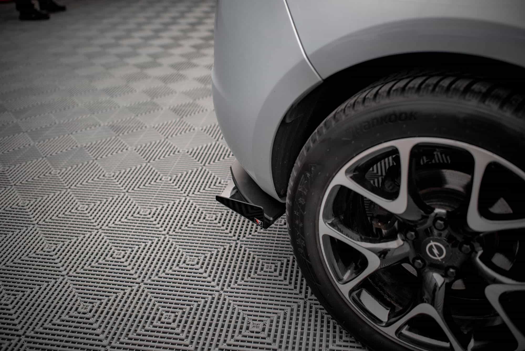 MAXTON DESIGN - Street Pro Zadný difúzor + Splitre Opel Astra GTC OPC-Line J, Čierna Matná – Obrázok 4