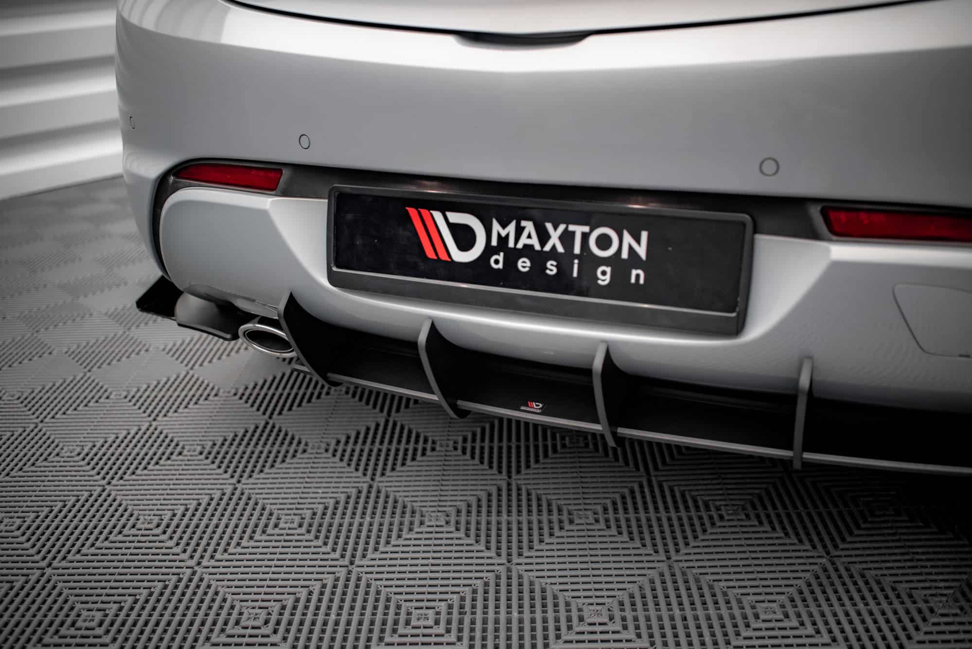 MAXTON DESIGN - Street Pro Zadný difúzor + Splitre Opel Astra GTC OPC-Line J, Čierna Matná – Obrázok 5