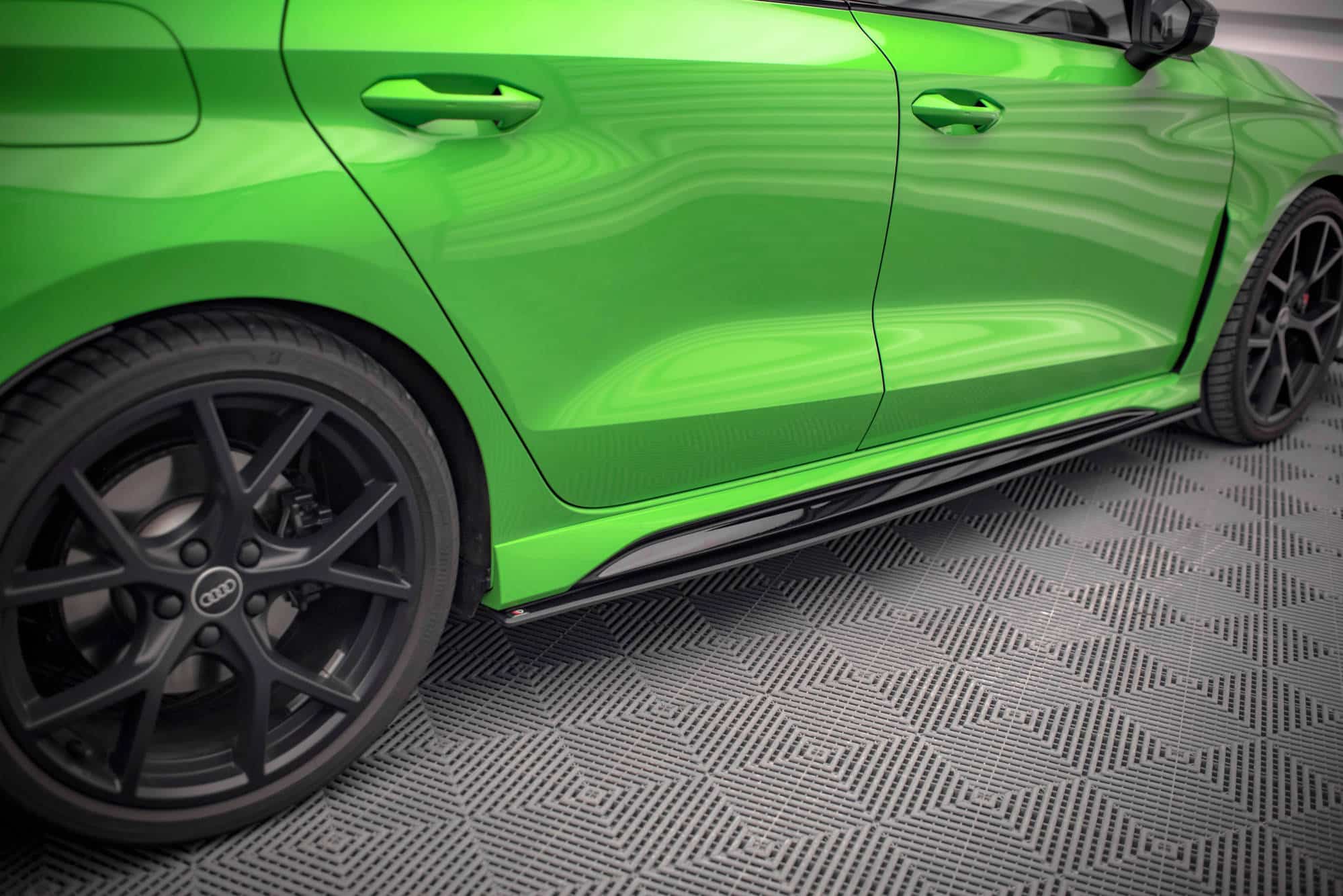 MAXTON DESIGN - Street Pro Lišty pod bočné prahy Audi RS3 Sedan 8Y, Čierna Matná – Obrázok 2