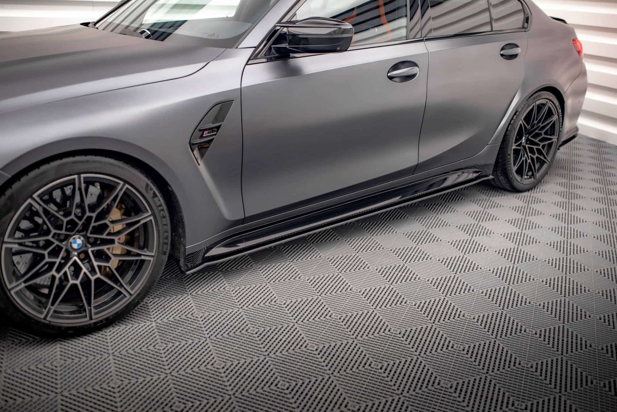 MAXTON DESIGN - Street Pro Lišty pod bočné prahy vhodné pre BMW M3 G80, Čierna Matná – Obrázok 4
