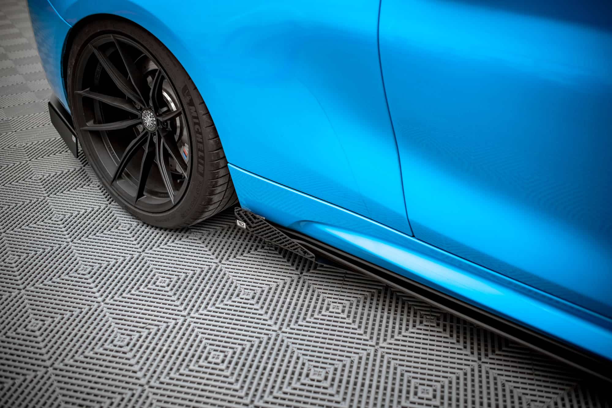 MAXTON DESIGN - Street Pro Lišty pod bočné prahy + Splitre vhodné pre BMW M2 F87, Čierna Matná – Obrázok 3