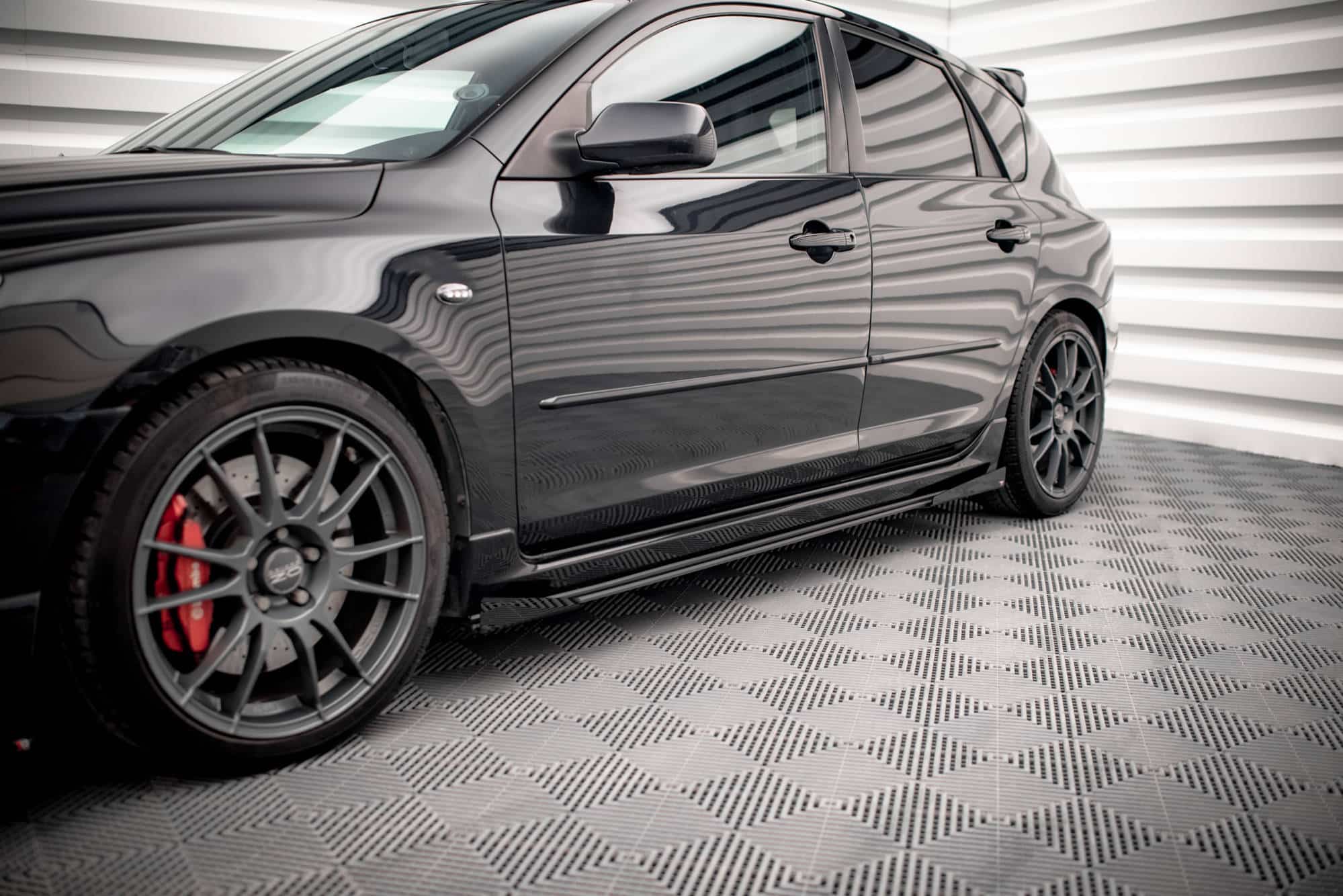 MAXTON DESIGN - Street Pro Lišty pod bočné prahy + Splitre Mazda 3 MPS Mk1, Čierna Matná – Obrázok 4