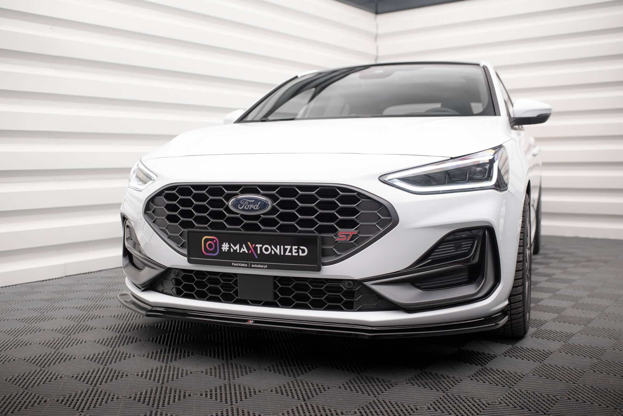MAXTON DESIGN - Spoiler pod predný nárazník V.4 Ford Focus ST / ST-Line Mk4 Facelift, Čierny lesk – Obrázok 6