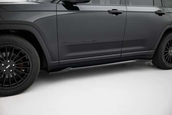 MAXTON DESIGN - Lišty pod bočné prahy Jeep Grand Cherokee Trailhawk Mk5, Čierny lesk – Obrázok 6