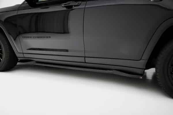 MAXTON DESIGN - Lišty pod bočné prahy Jeep Grand Cherokee Trailhawk Mk5, Čierny lesk – Obrázok 5