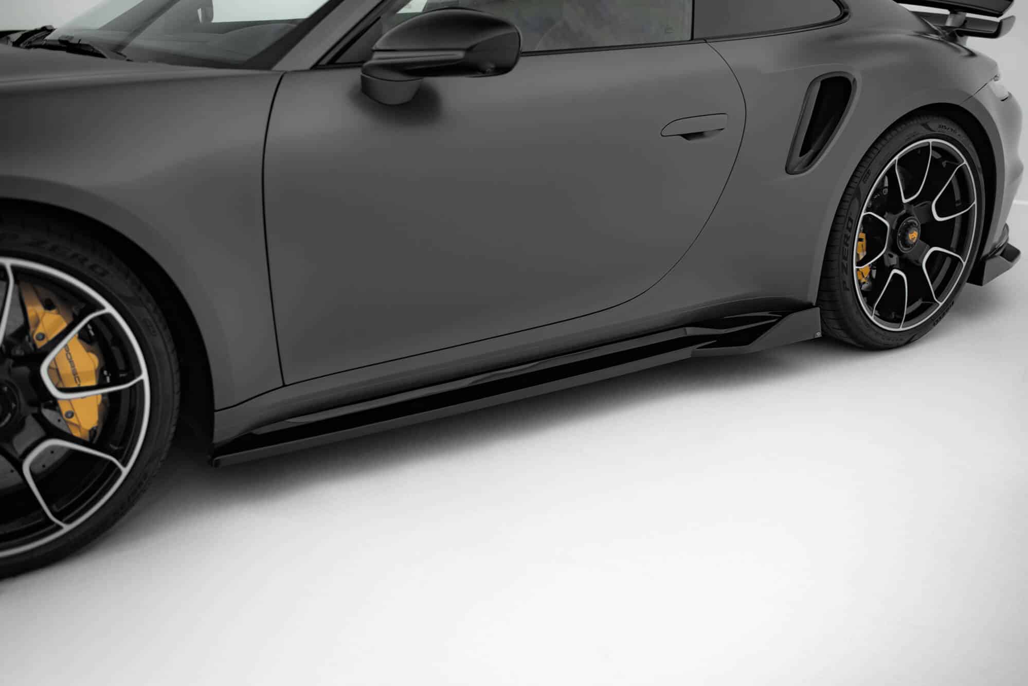MAXTON DESIGN - Lišty pod bočné prahy Porsche 911 Turbo S Sport Package 992, Čierny lesk – Obrázok 6