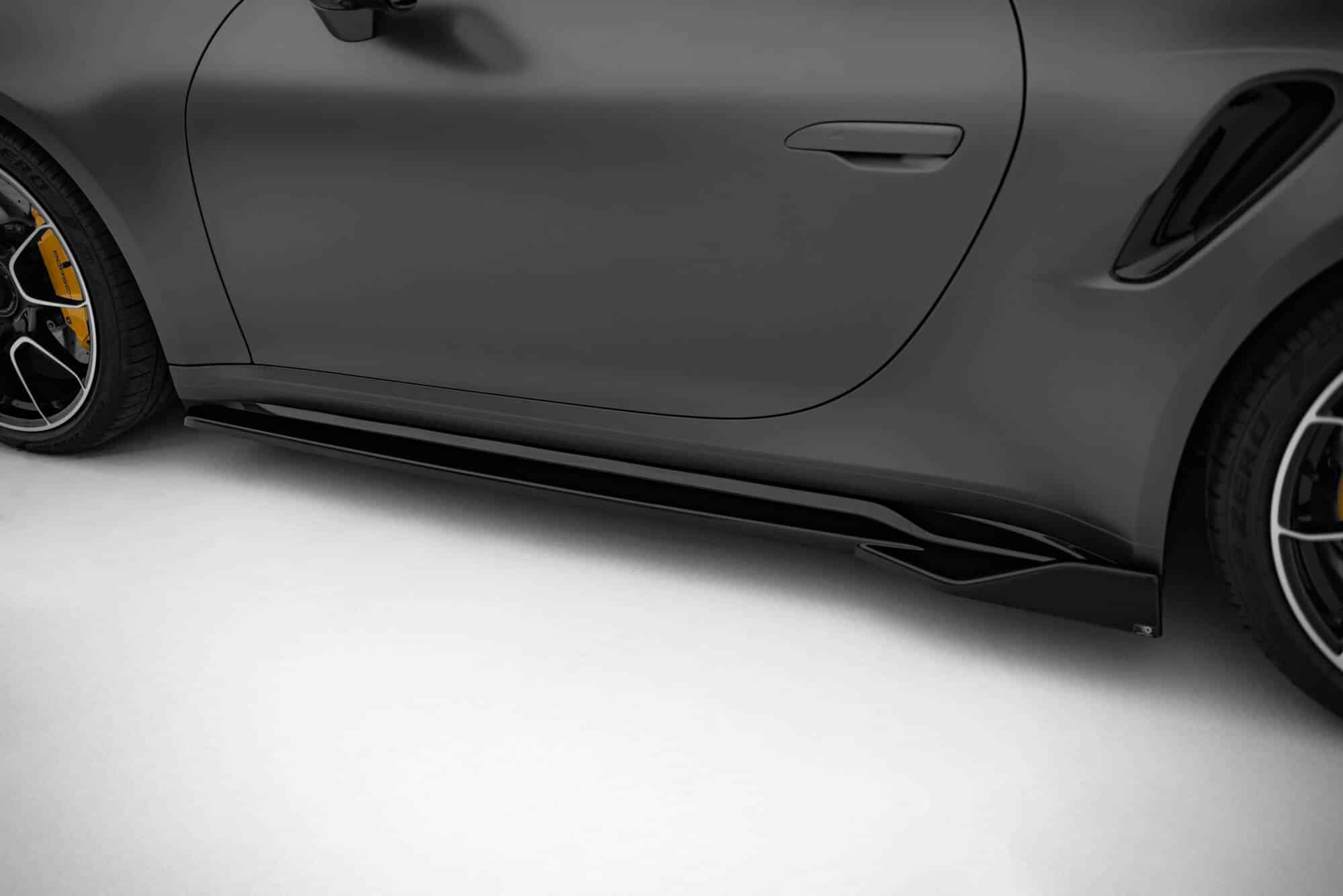 MAXTON DESIGN - Lišty pod bočné prahy Porsche 911 Turbo S Sport Package 992, Čierny lesk – Obrázok 5