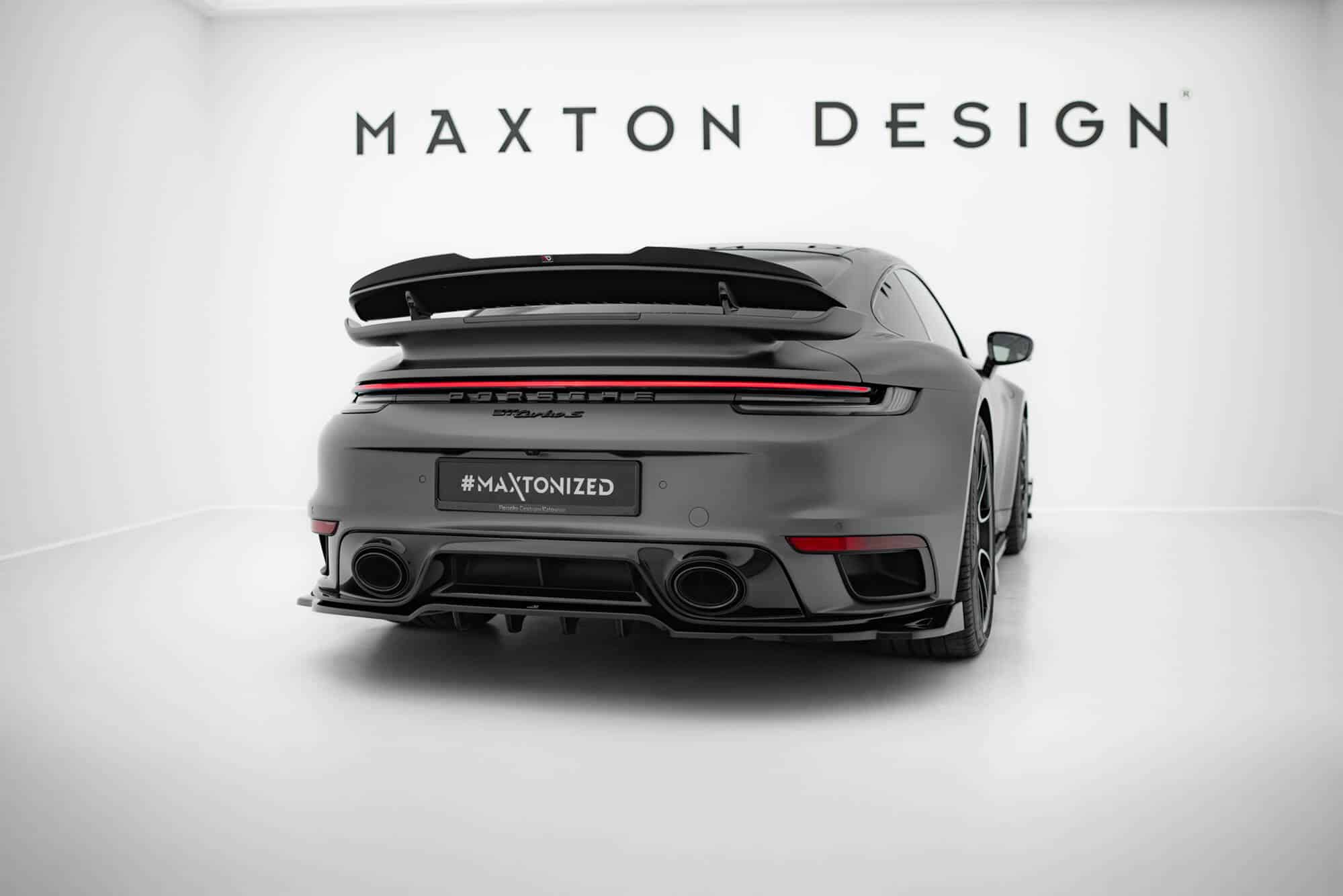 MAXTON DESIGN - Predlženie spoilera kufra Porsche 911 Turbo S Sport Package 992, Čierny lesk – Obrázok 2