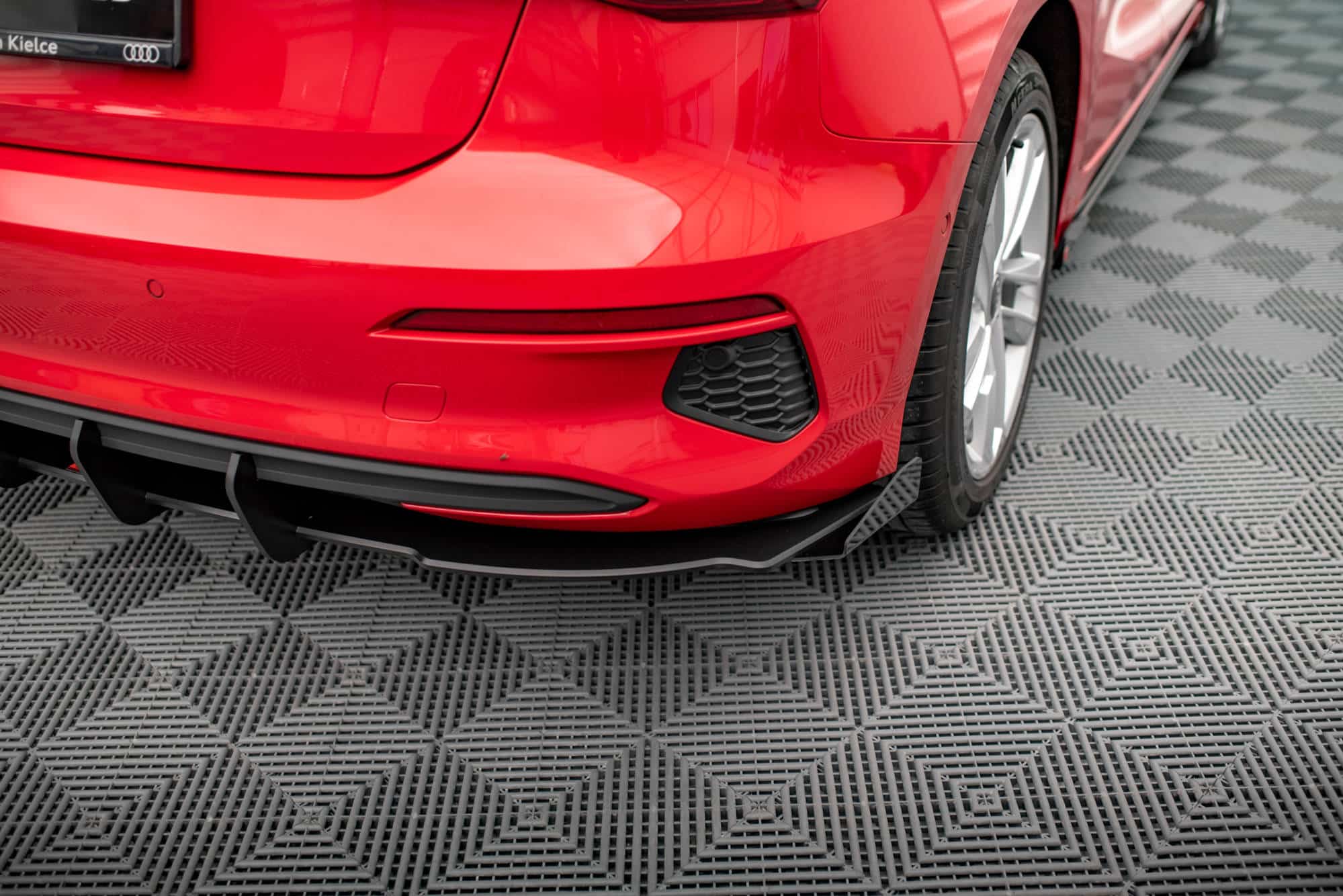 MAXTON DESIGN - Street Pro Zadný difúzor + Splitre Audi A3 8Y, Čierna Matná – Obrázok 4