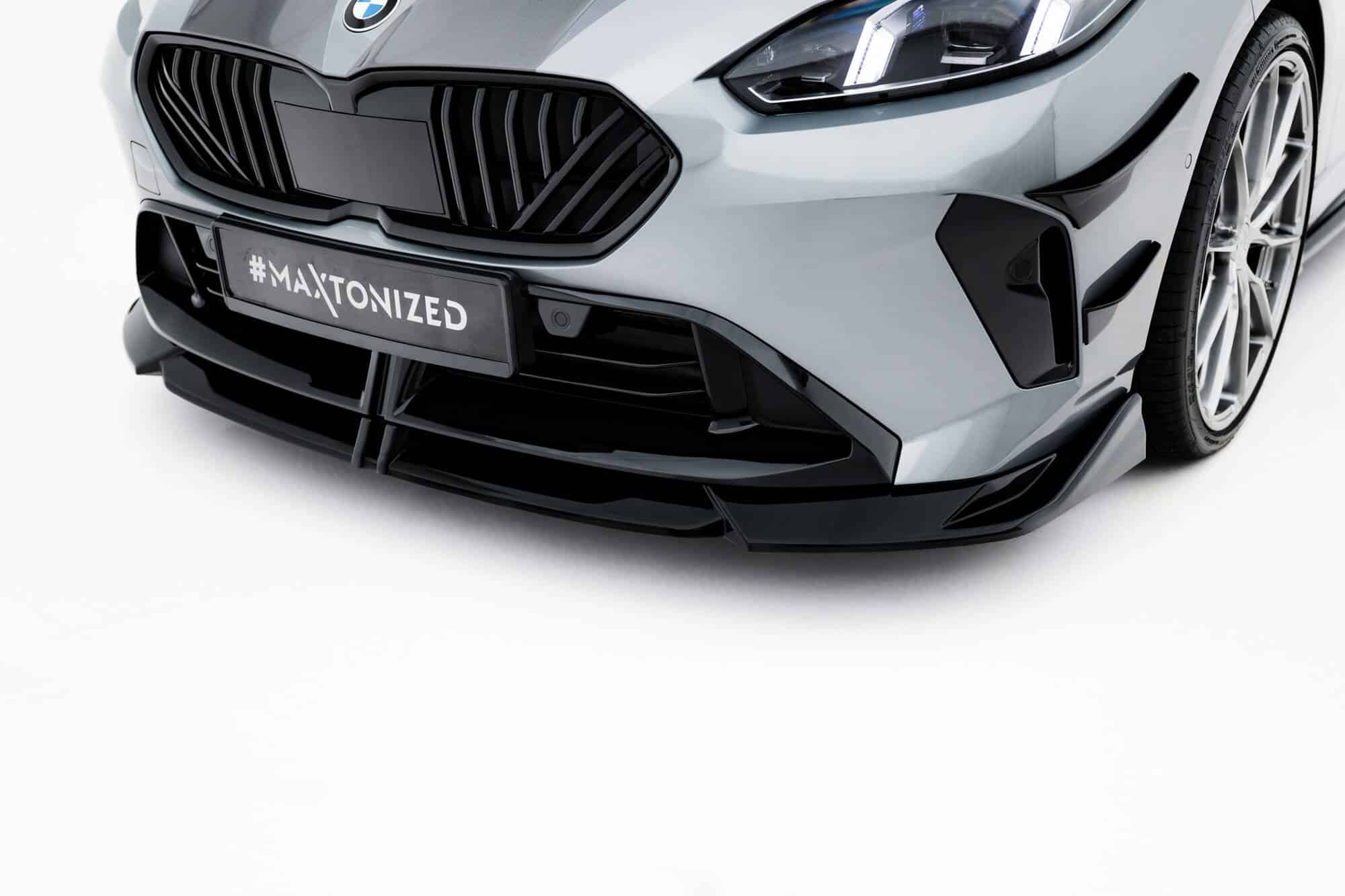 MAXTON DESIGN - Spoiler pod predný nárazník V.2 vhodné pre BMW M135i/M-Pack F70 ,Čierny lesk – Obrázok 2