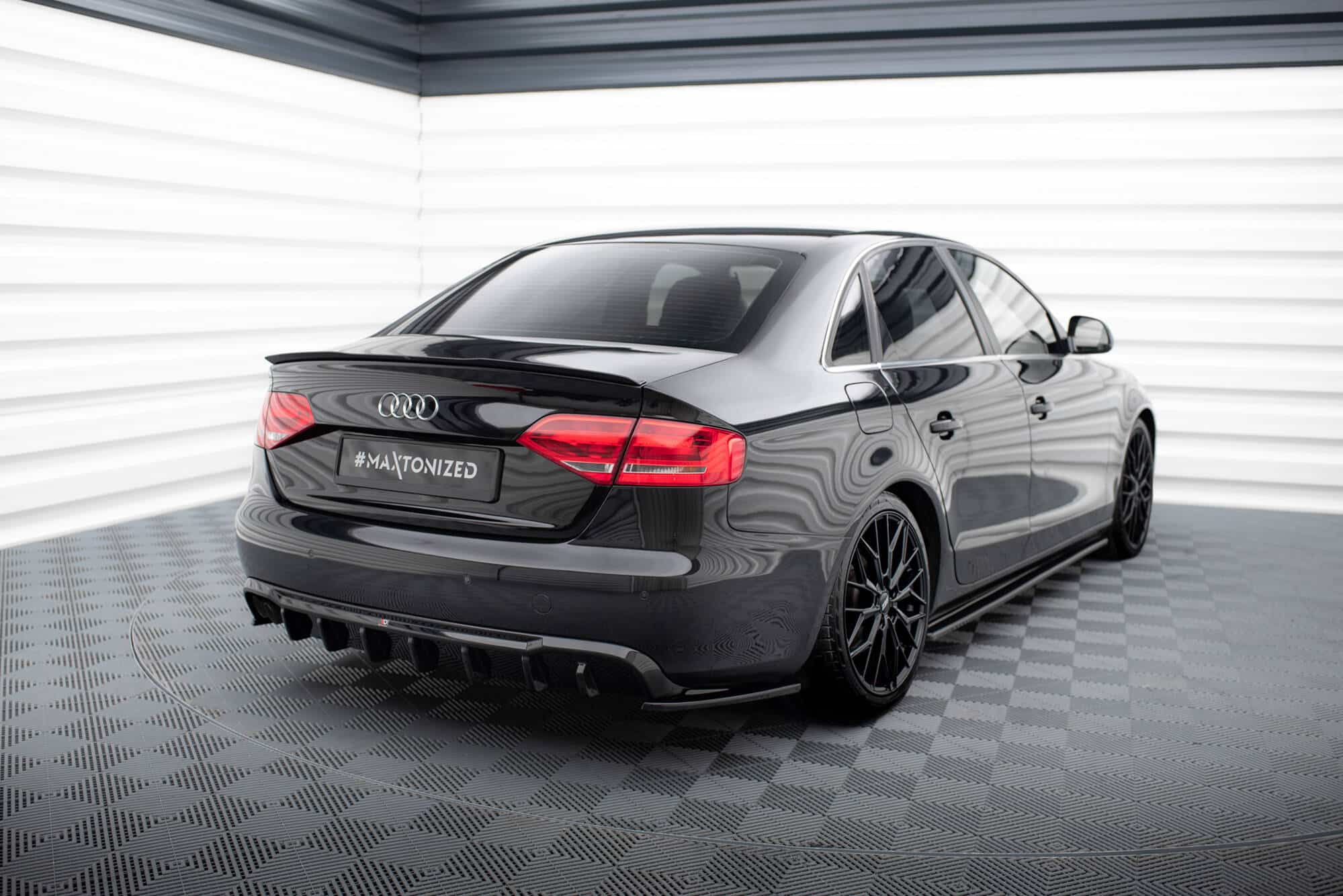 MAXTON DESIGN - Bočné spojlere zadného nárazníka V.2 Audi A4 B8 ,Čierny lesk – Obrázok 2