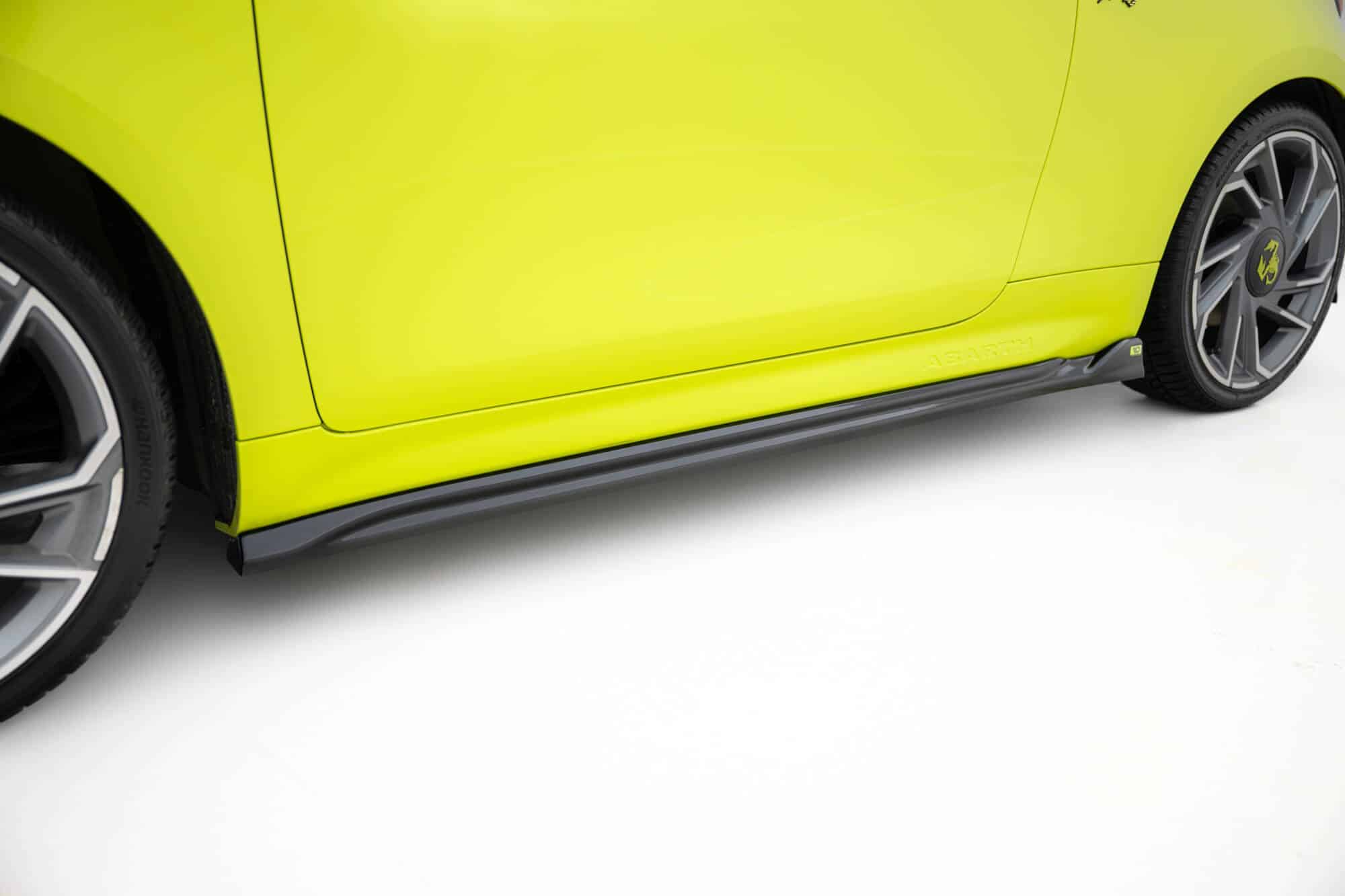 MAXTON DESIGN - Lišty pod bočné prahy Abarth 500e, Čierny lesk – Obrázok 6