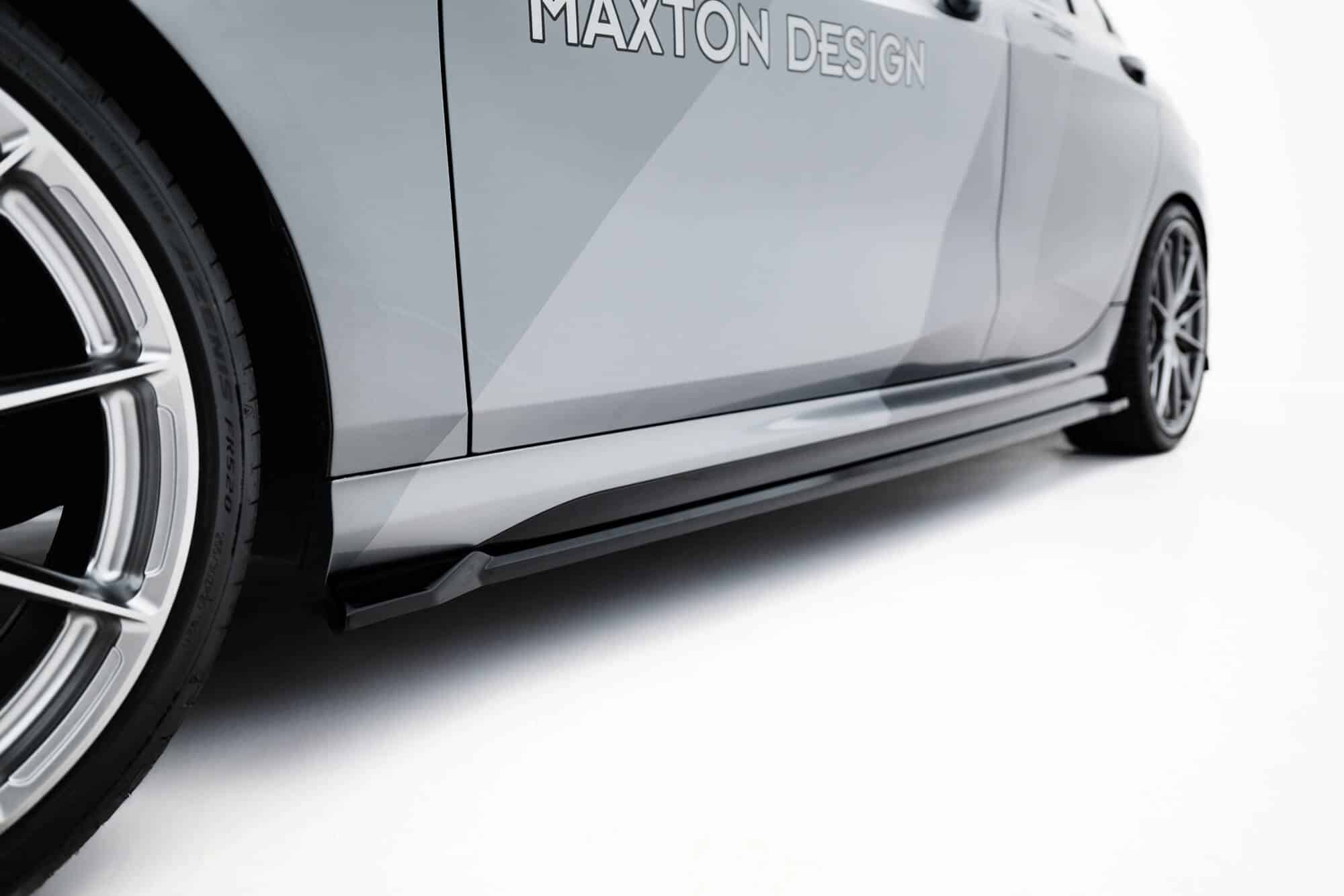 MAXTON DESIGN - Lišty pod bočné prahy V.3 BMW M135i/M-Paket F70 ,Čierny lesk – Obrázok 6
