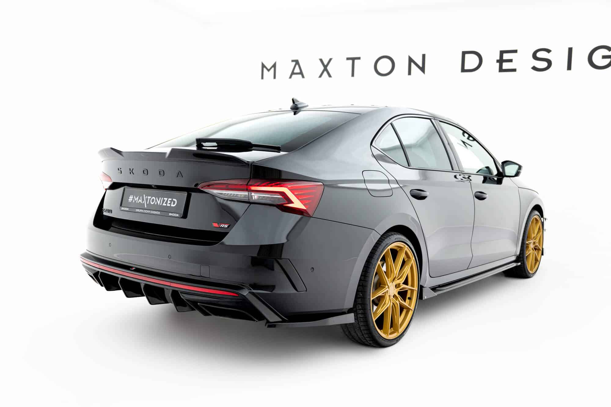 MAXTON DESIGN - Bočné difúzory zadného nárazníka V.4 Skoda Octavia RS Liftback / Combi Mk4 Facelift, Čierny lesk – Obrázok 2