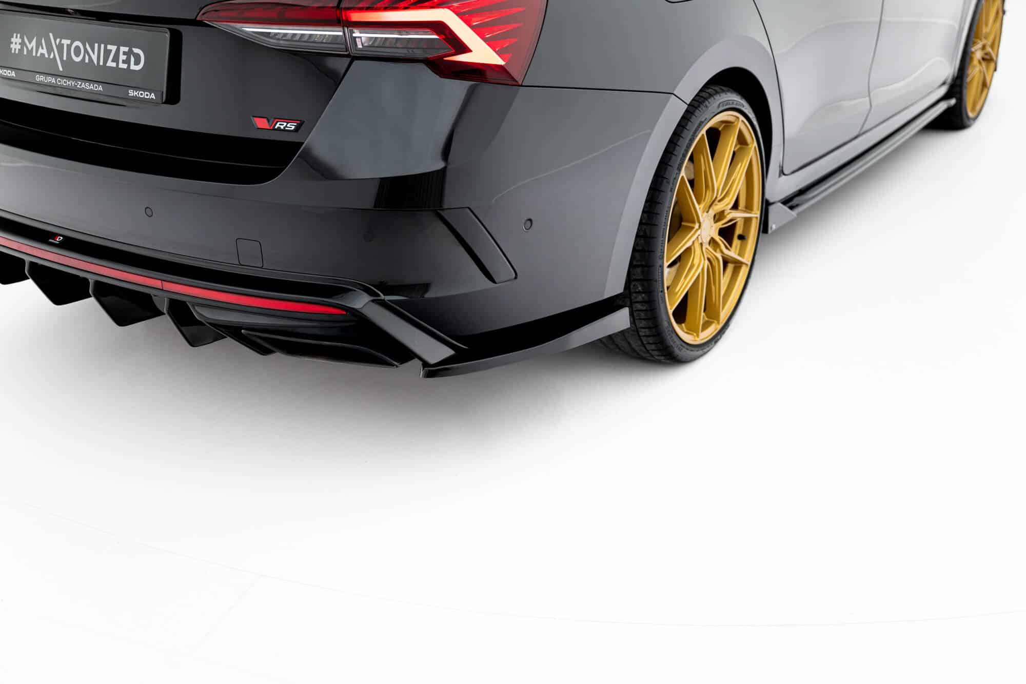 MAXTON DESIGN - Bočné difúzory zadného nárazníka V.4 Skoda Octavia RS Liftback / Combi Mk4 Facelift, Čierny lesk – Obrázok 6