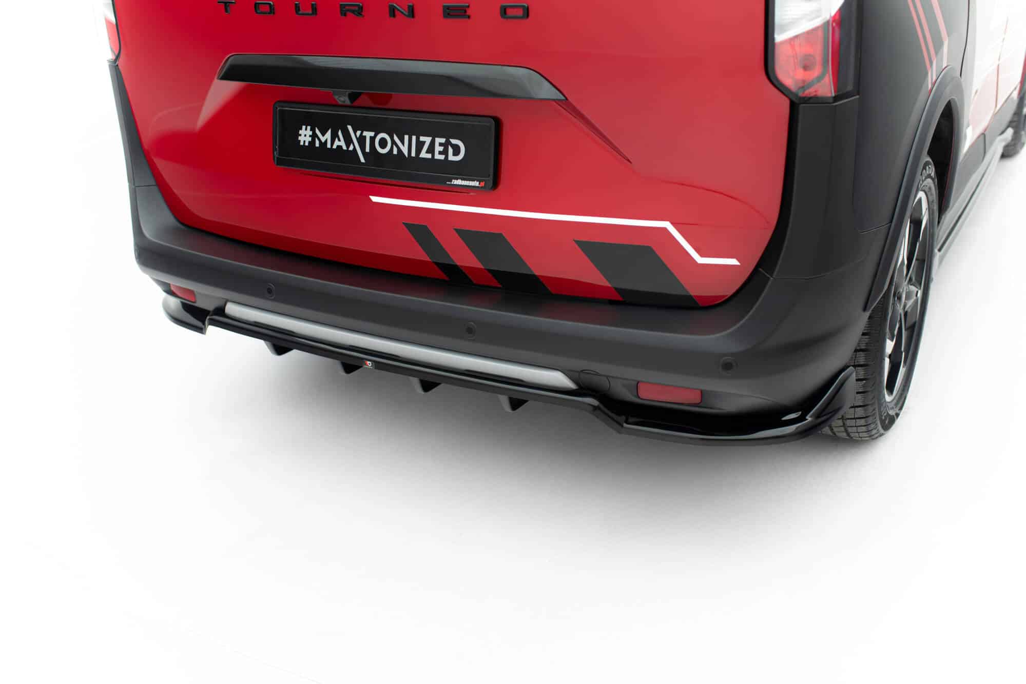 MAXTON DESIGN - Spojler pod zadný nárazník Ford Tourneo Courier Mk2, Čierny lesk – Obrázok 5