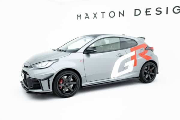 MAXTON DESIGN - Lišty pod bočné prahy Toyota GR Yaris Mk4 Facelift, Čierny lesk – Obrázok 2