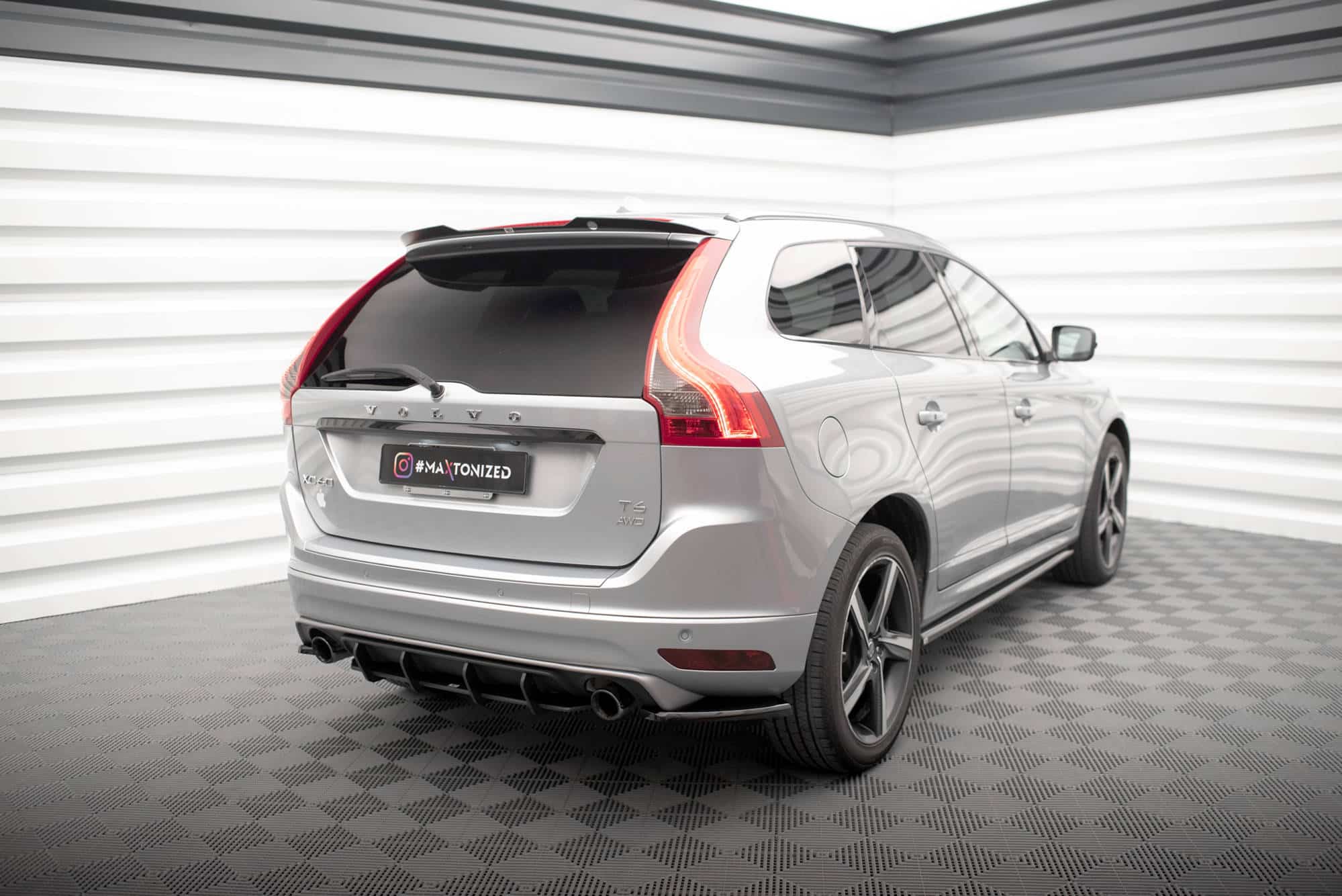 MAXTON DESIGN - Street Pro Difúzor zadného nárazníka Volvo XC60 R-Design Mk1 Facelift, Čierna Matná – Obrázok 7