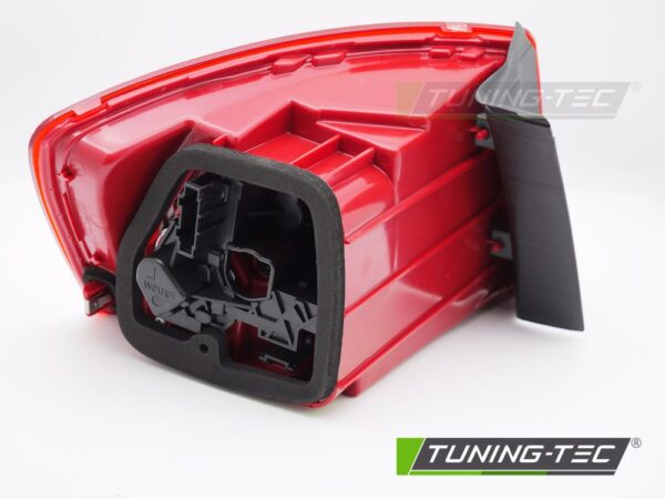 TAIL LIGHT RED WHITE RIGHT SIDE TYC fits VW JETTA 11-14 – Obrázok 2