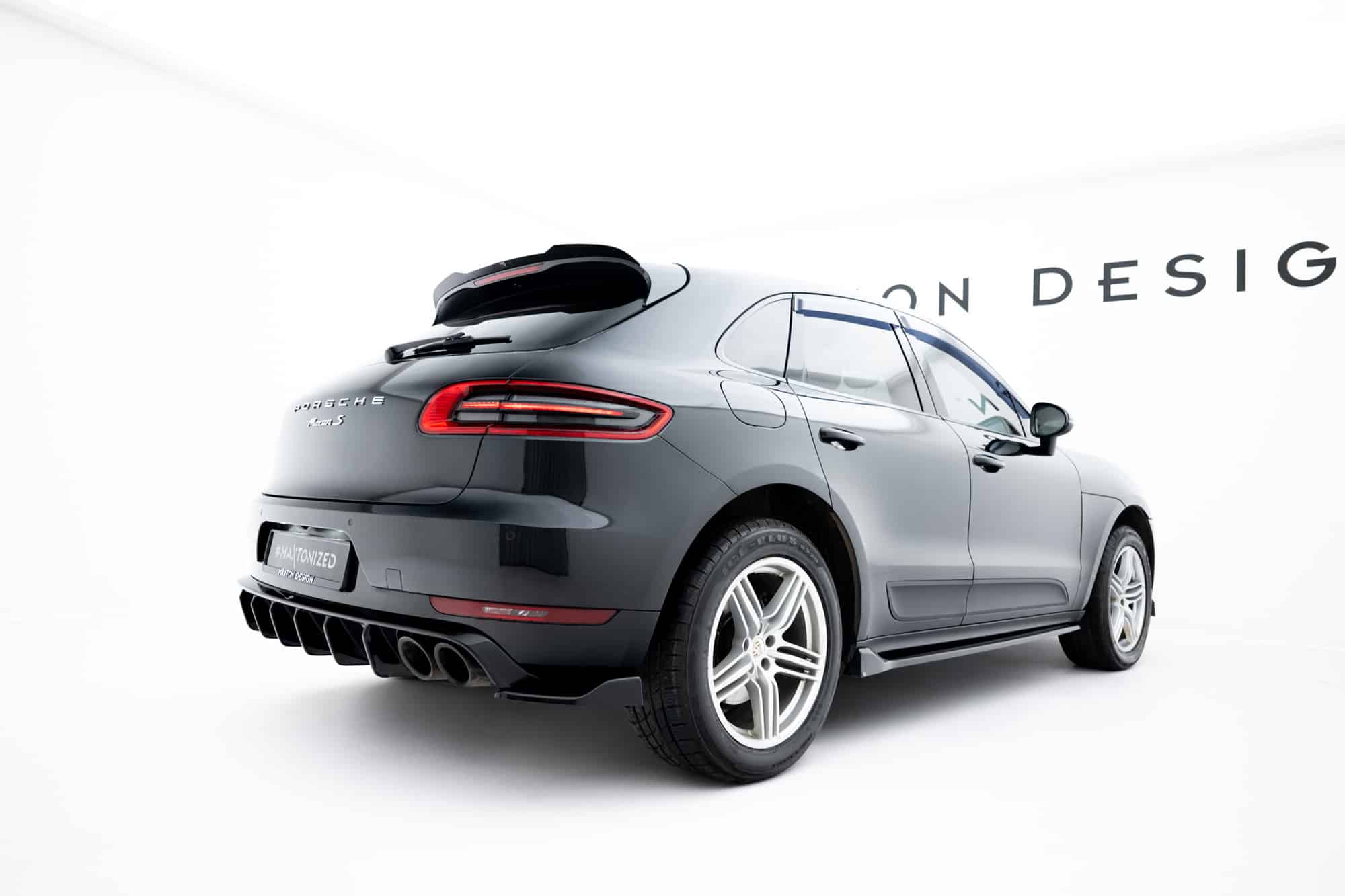 MAXTON DESIGN - Bočné difúzory zadného nárazníka V.2 , Porsche Macan Mk1, Čierny lesk