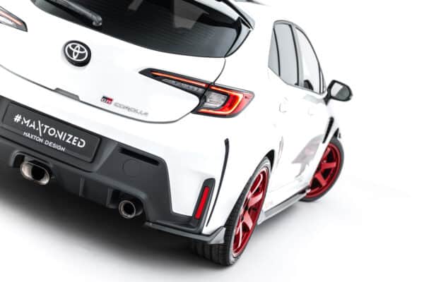 MAXTON DESIGN - Bočné spojlere pod zadný nárazník V.2, Toyota GR Corolla Mk12, Čierny lesk