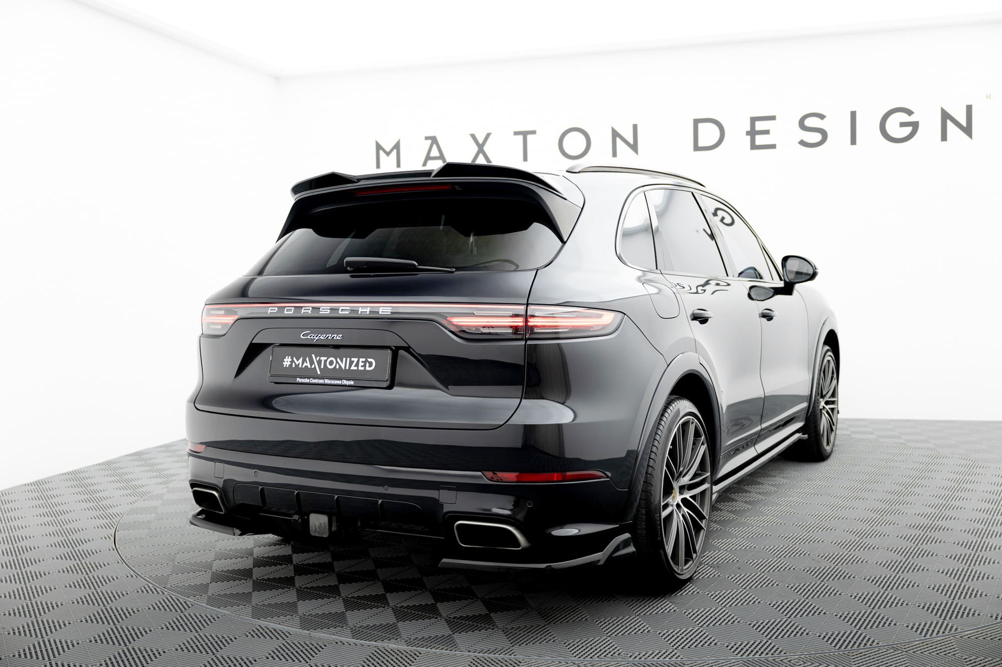 MAXTON DESIGN - Predlženie spoilera 3D, Porsche Cayenne Sport Design Mk3, Čierny lesk – Obrázok 5