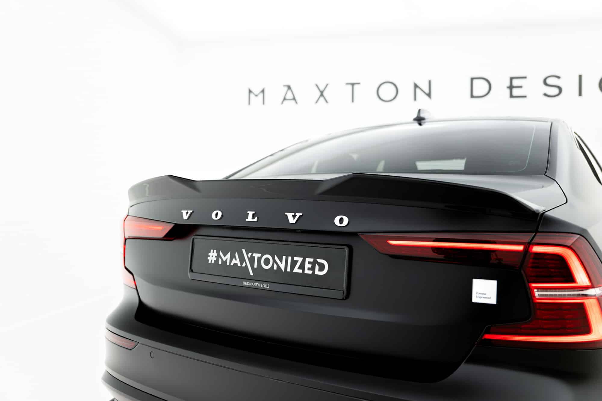 MAXTON DESIGN - Spojler kufra 3D, Volvo S60 R-Design Mk3, Čierny lesk – Obrázok 5