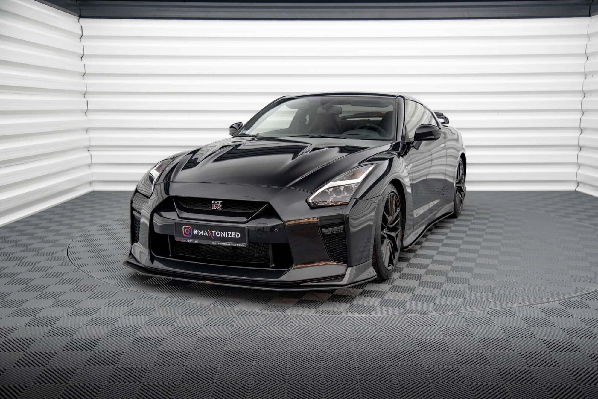 MAXTON DESIGN - Street Pro Spojler pod predný nárazník, Nissan GTR R35 Facelift, Čierna Matná – Obrázok 6