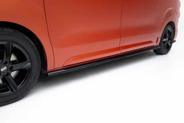 MAXTON DESIGN - Lišty pod bočné prahy, Peugeot Expert I2/I3 Mk3, Čierny lesk