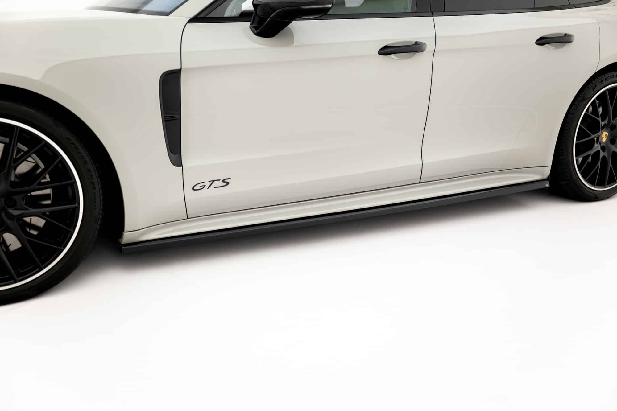 MAXTON DESIGN - Lišty pod bočné prahy, Porsche Panamera GTS Sport Turismo 971 Facelift, Čierny lesk