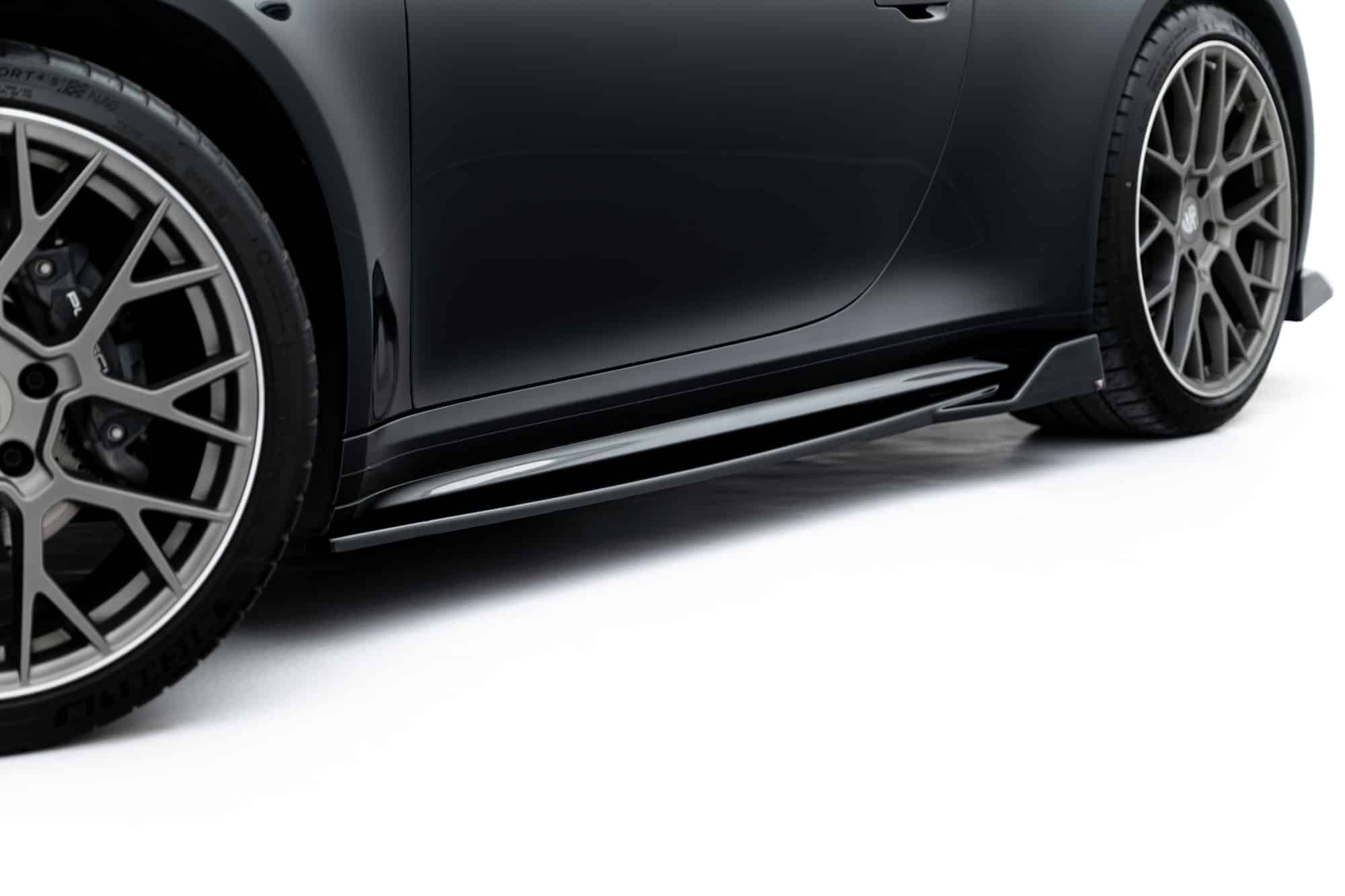 MAXTON DESIGN - Lišty pod bočné prahy V.2, Porsche 911 Carrera Sport Design 992, Čierny lesk