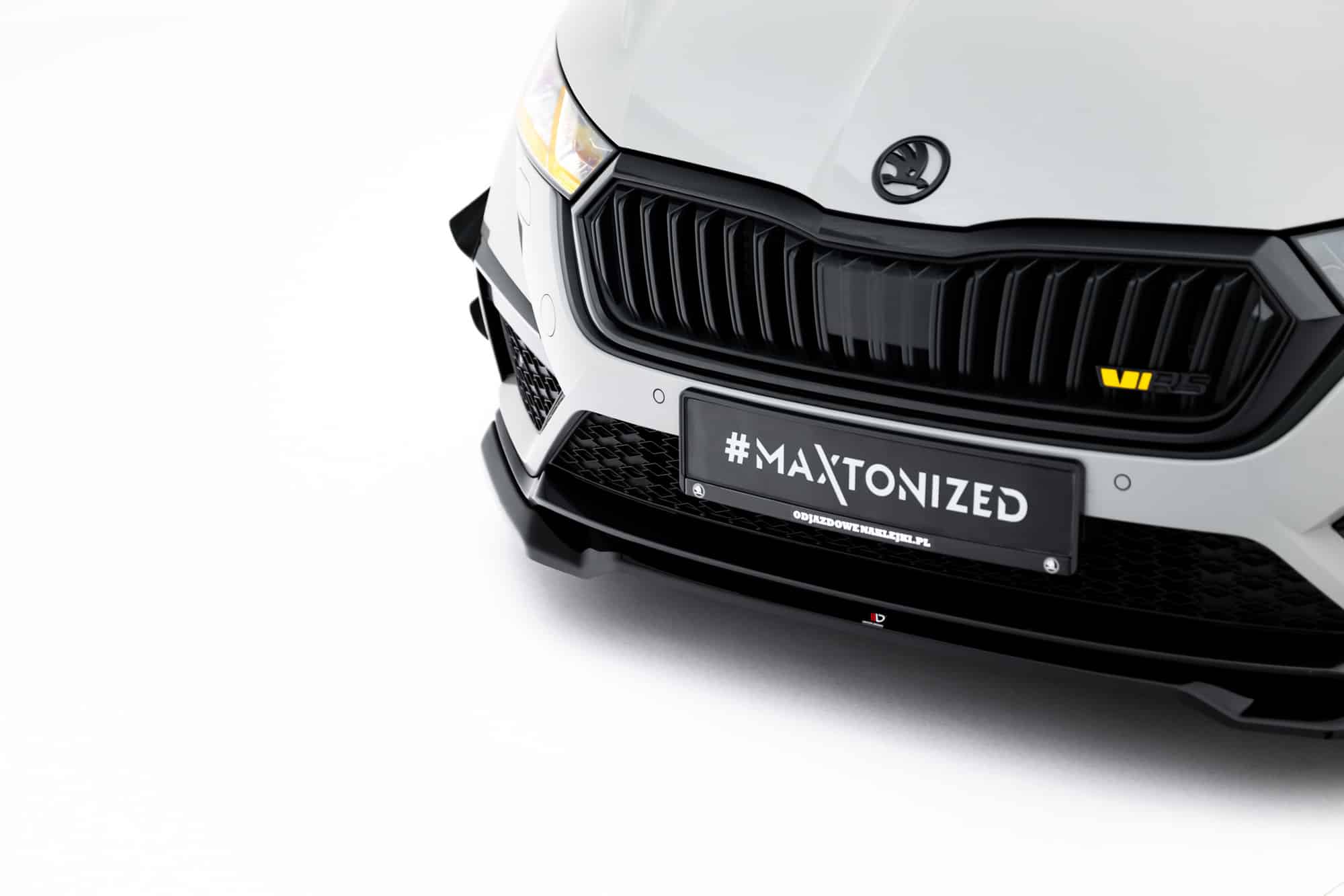 MAXTON DESIGN - Spoiler pod predný nárazník V.4, Skoda Octavia RS Mk4, Čierny lesk – Obrázok 5